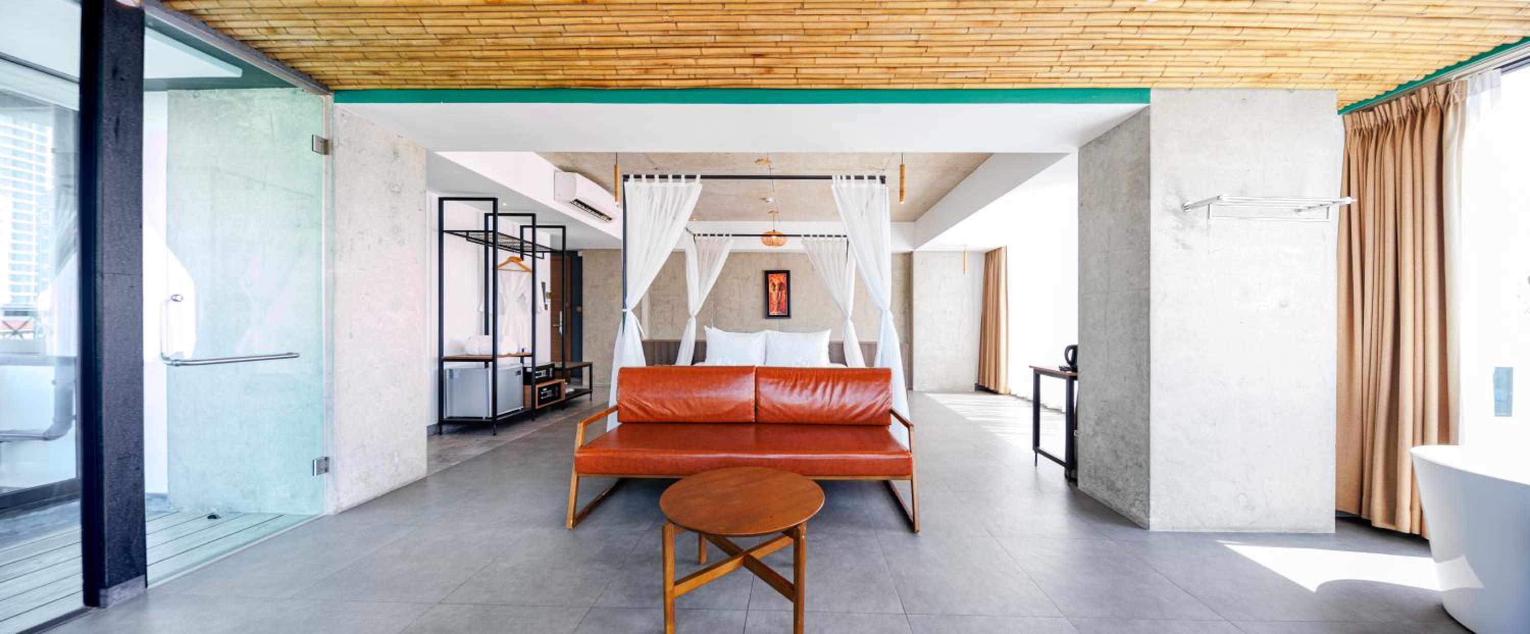 Superior Suite - Photo 5