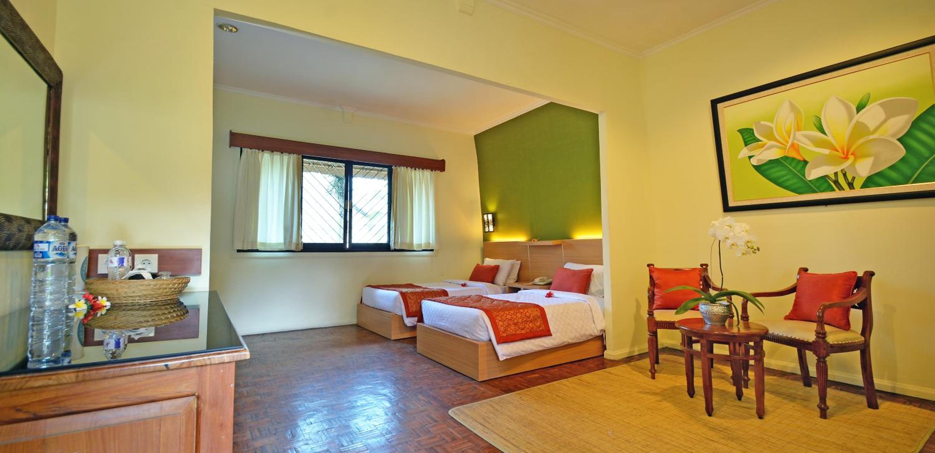 Upstairs Villa - Photo 4