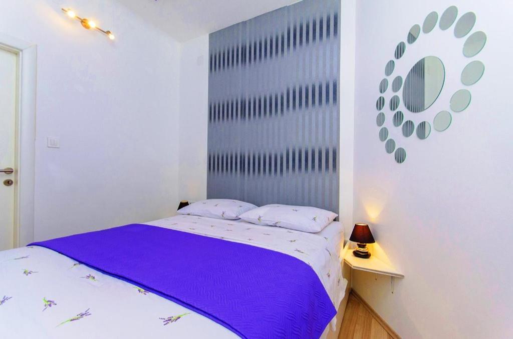 Superior One-Bedroom Apartment