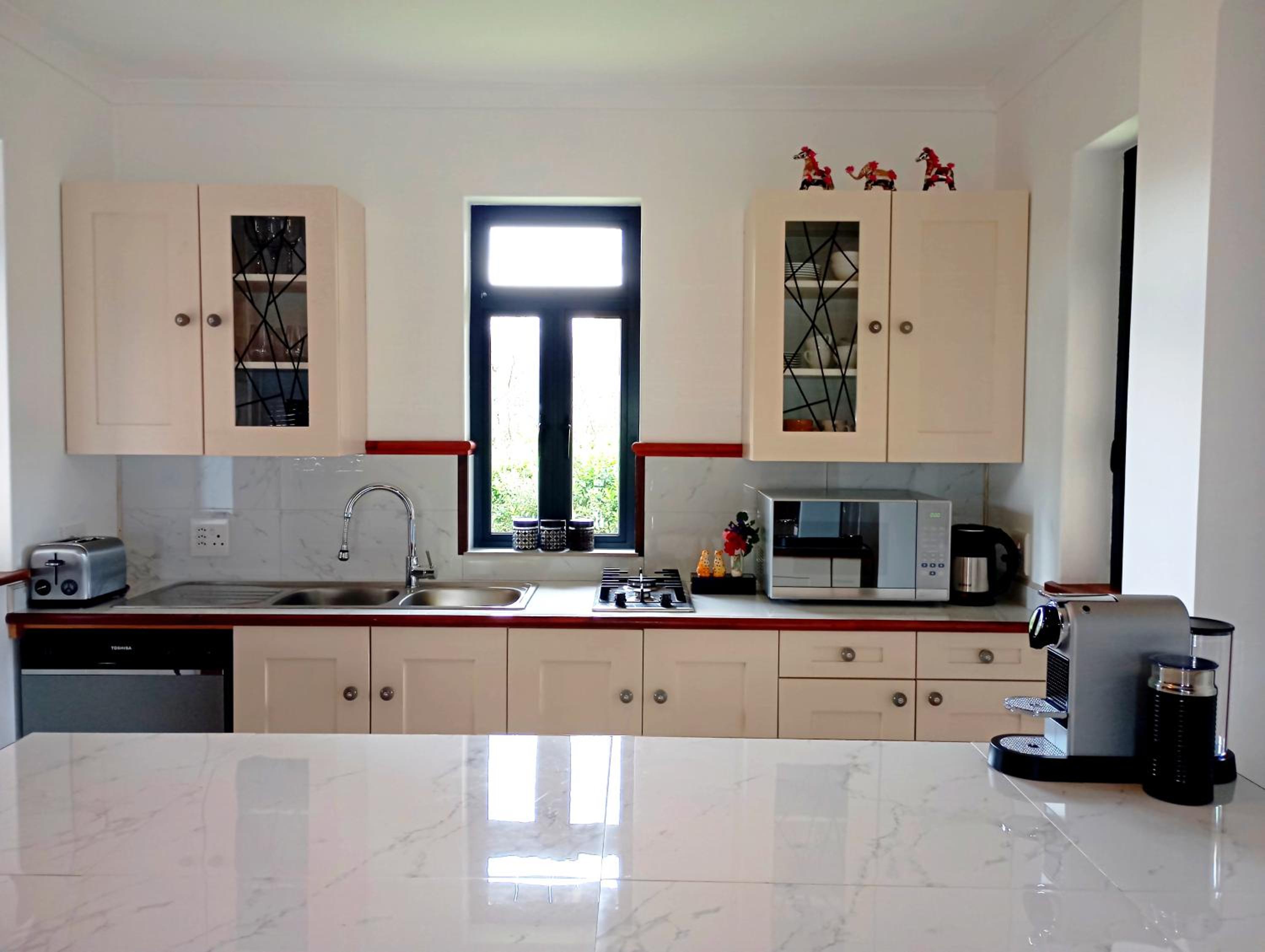 Two-Bedroom House - Photo 19