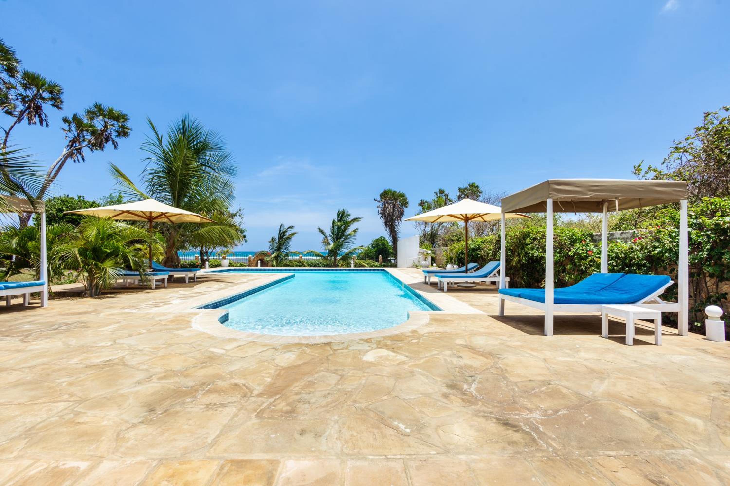 Villa - Beach Front photo 2