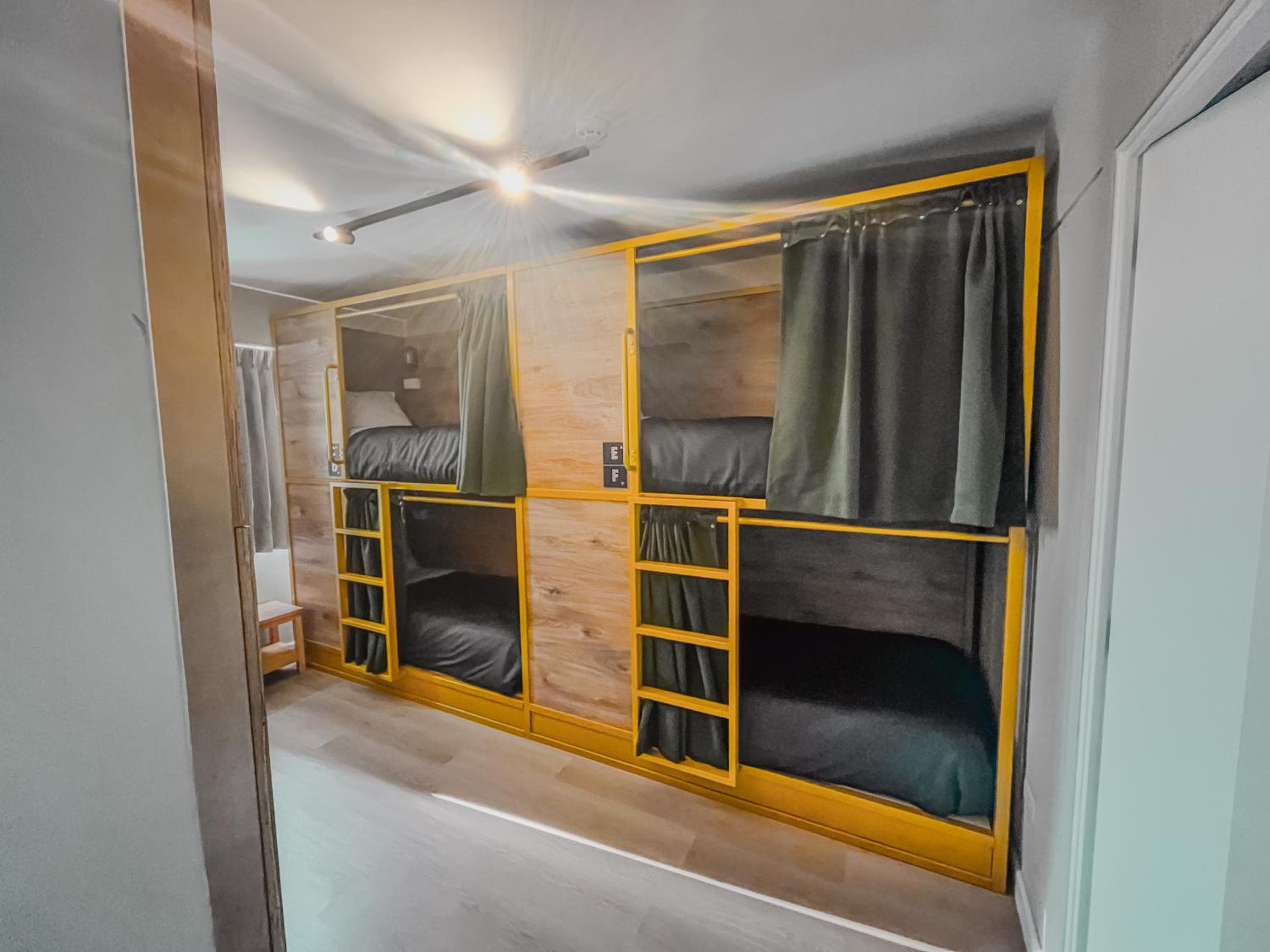 Bed in 6-Bed Mixed Dormitory Room photo 3