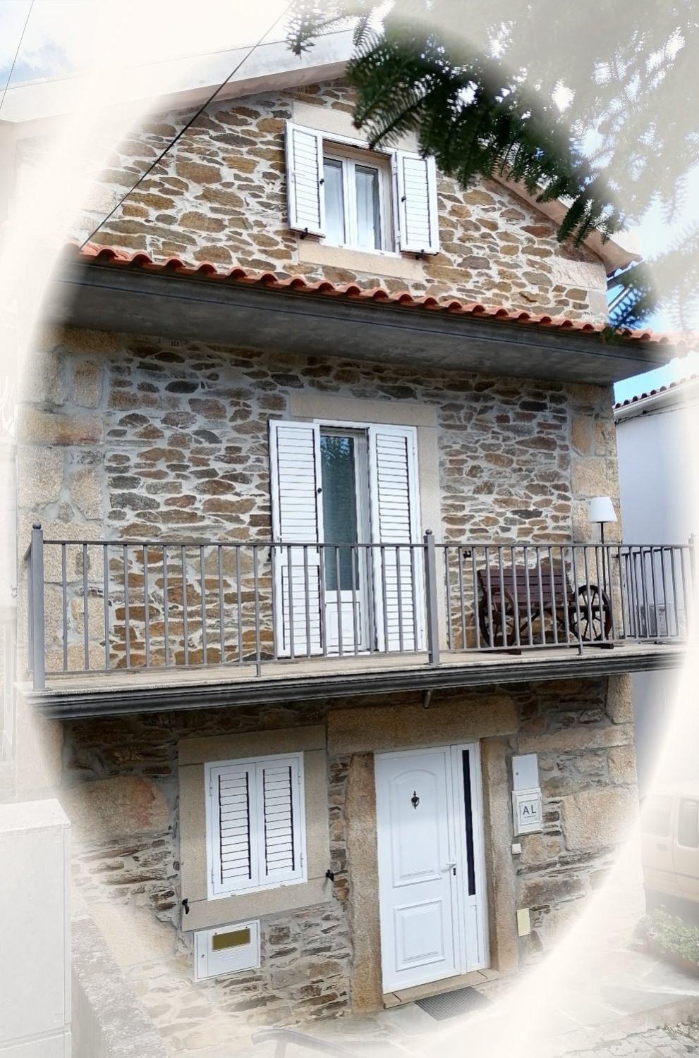 Three-Bedroom House photo 3