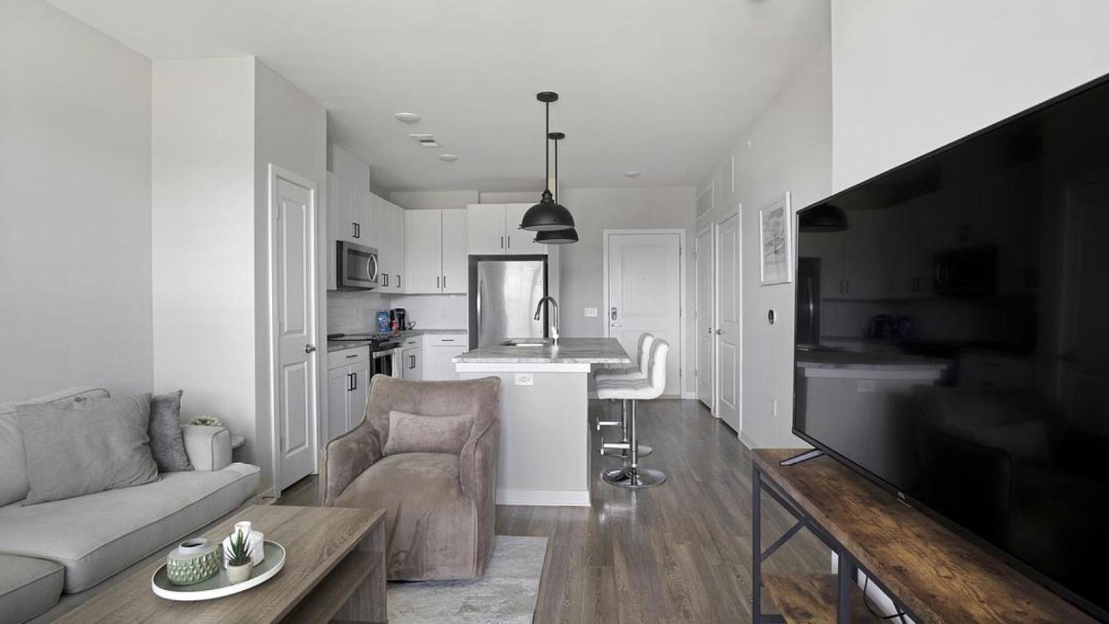 Apartment photo 2