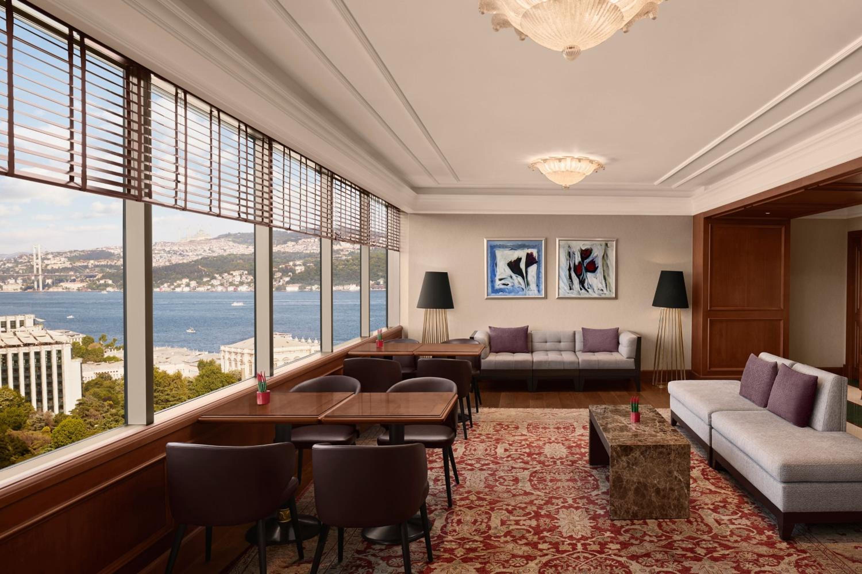 Istanbul Suite with Club Lounge Access photo 2