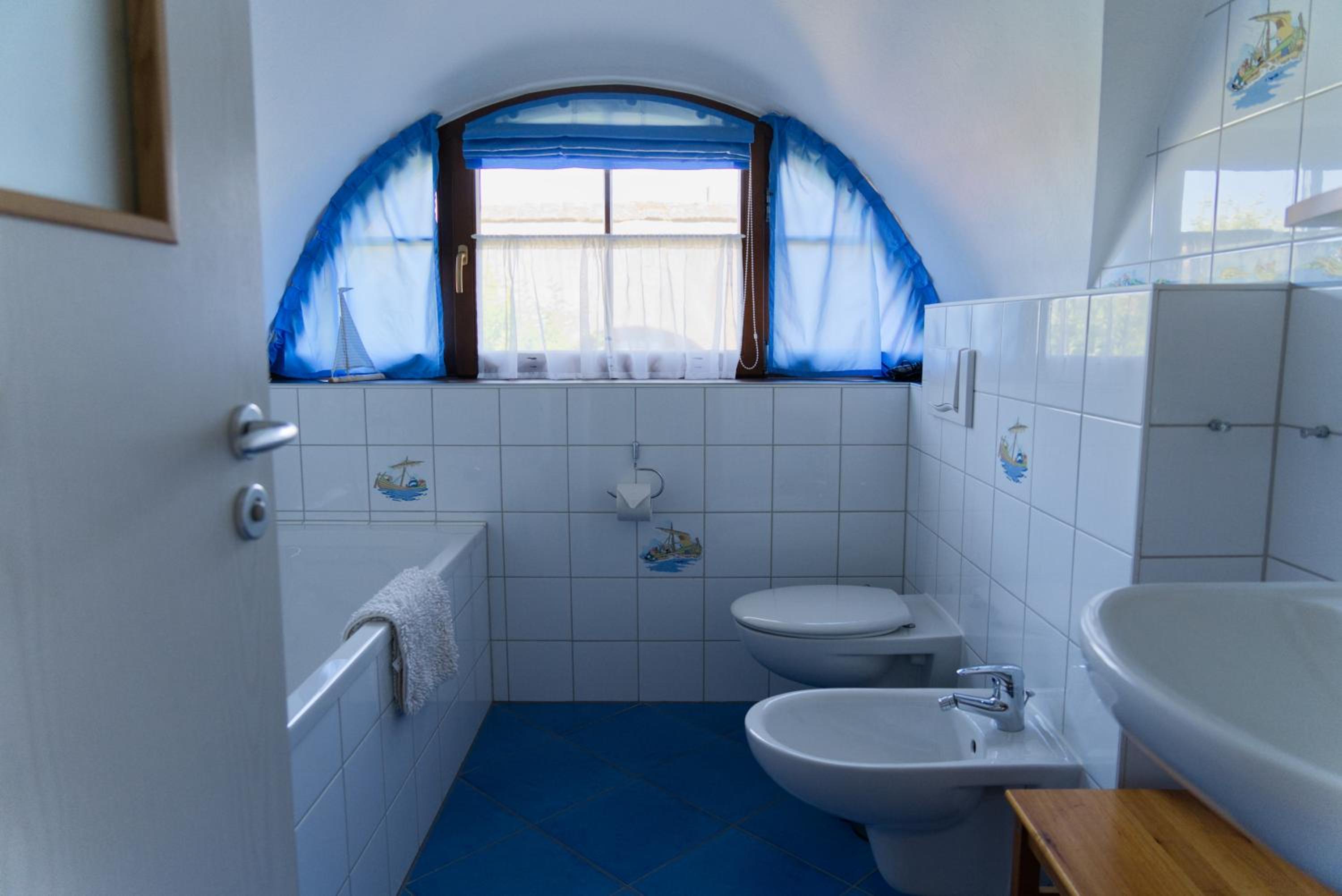Two-Bedroom House photo 2