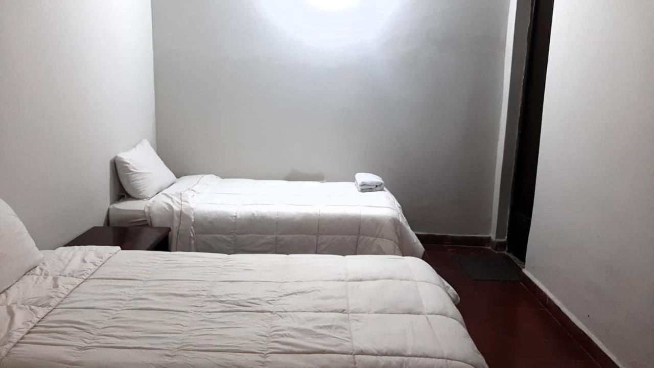 Economy Twin Room photo 2