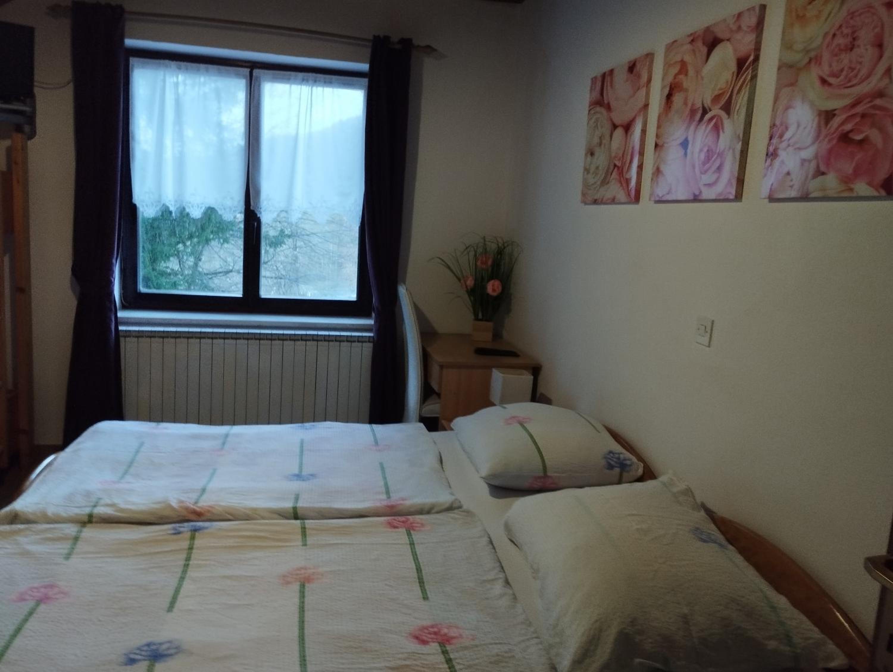 Quadruple Room with Mountain View - Photo 2