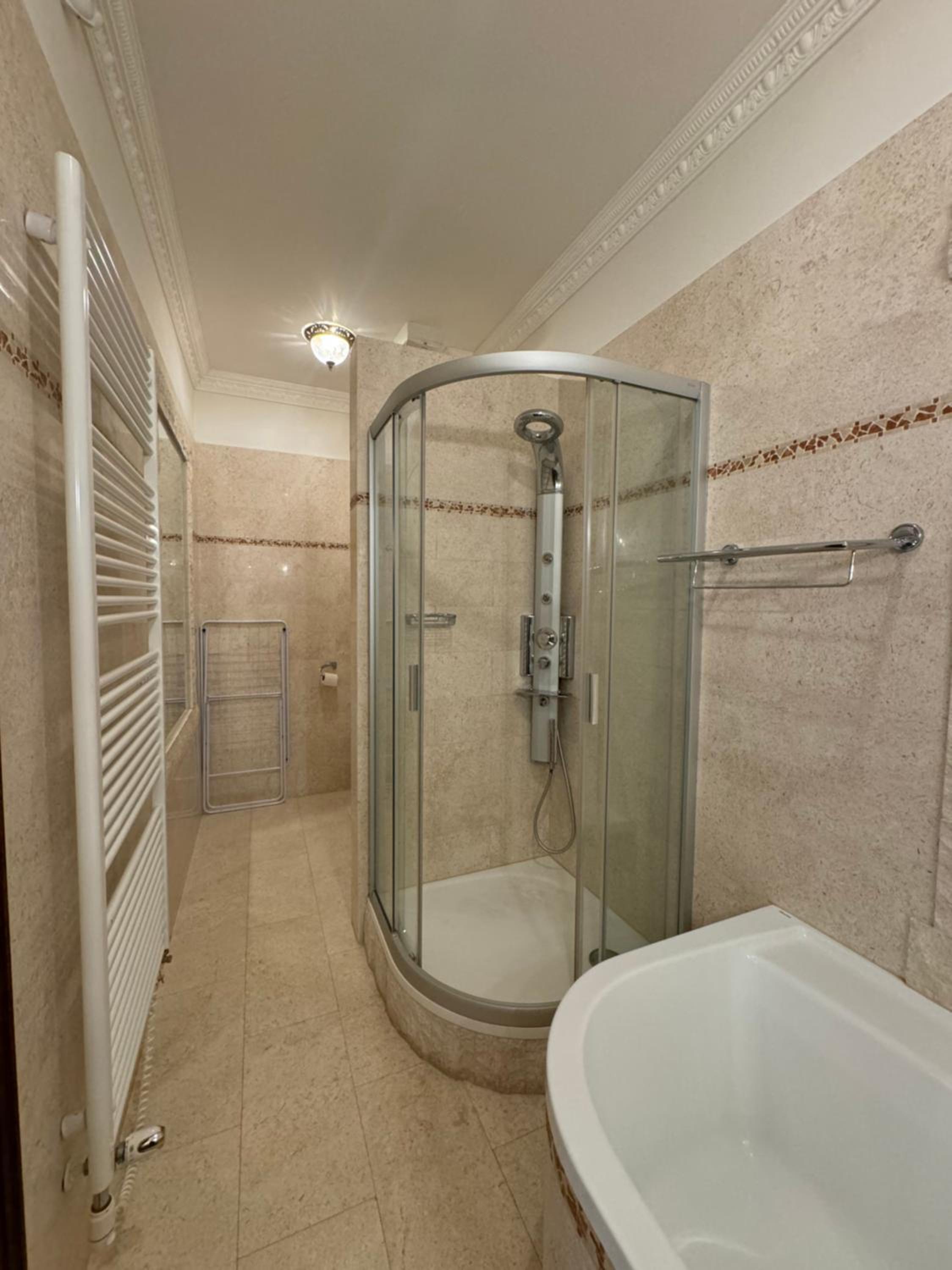 One-Bedroom Apartment - Photo 4