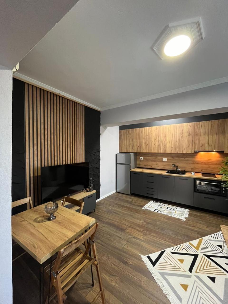 One-Bedroom Apartment photo 3