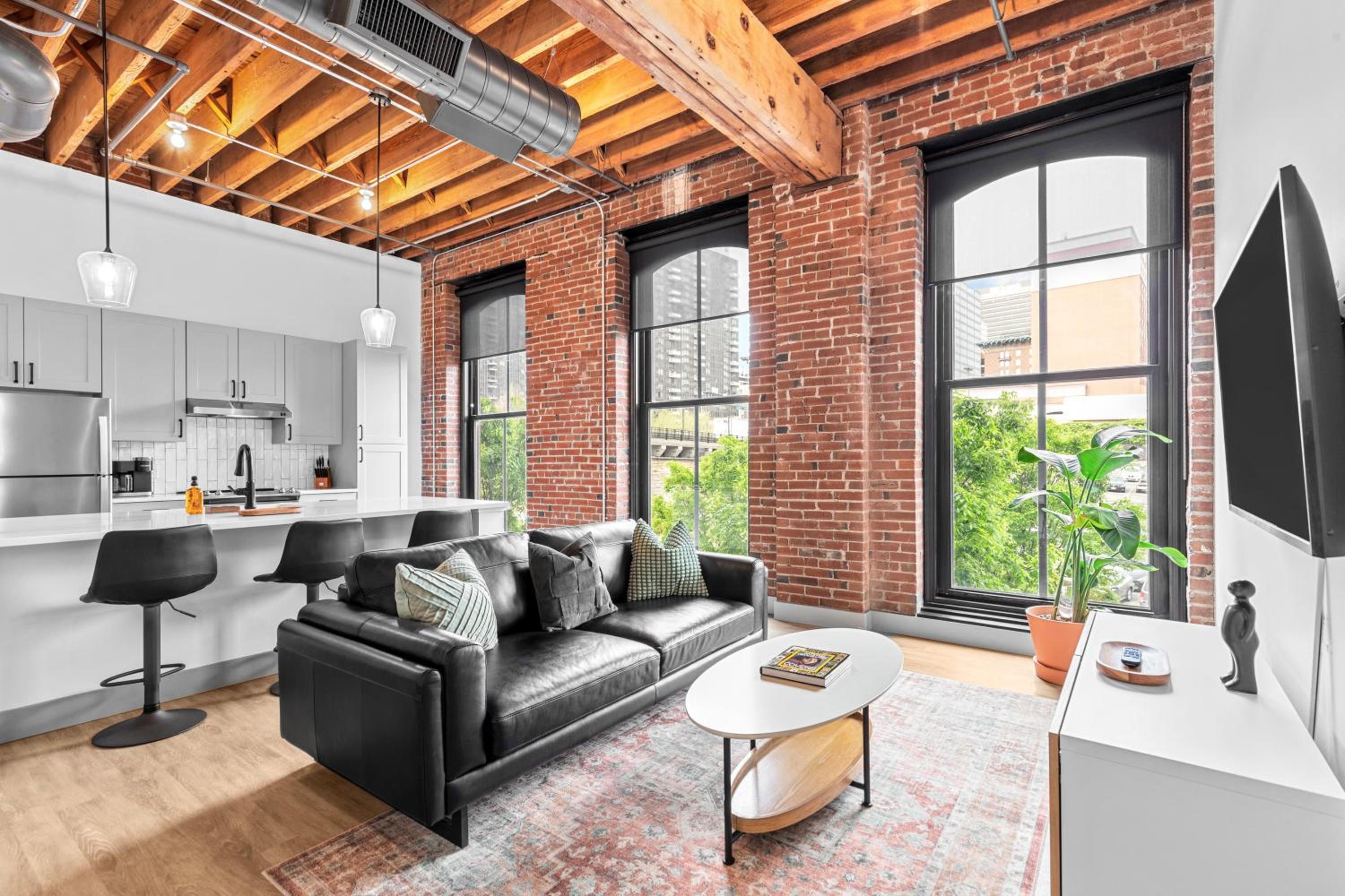 One-Bedroom Apartment with View photo 1