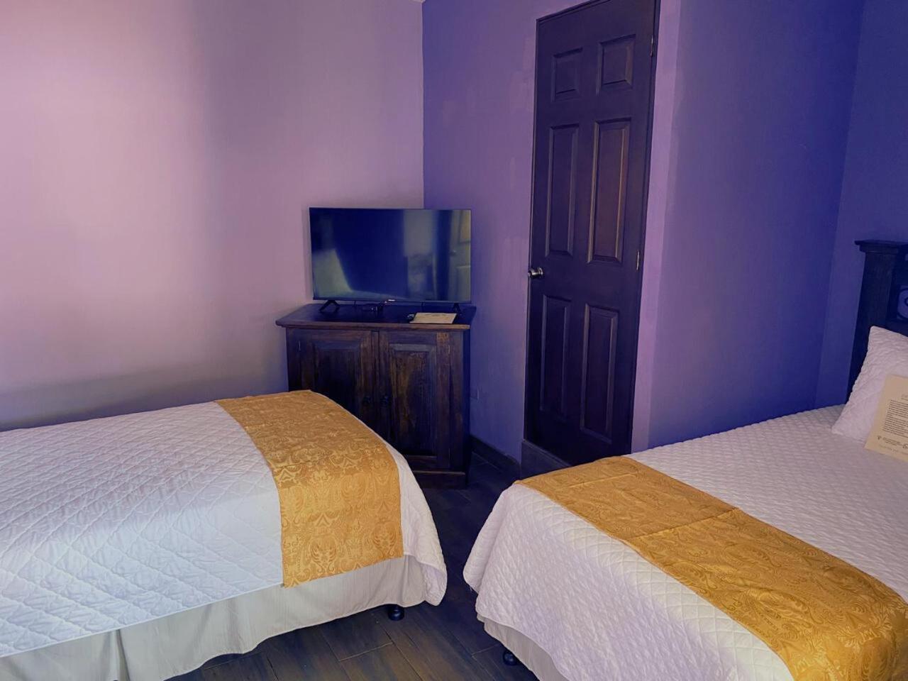 Double Room with Private Bathroom photo 1