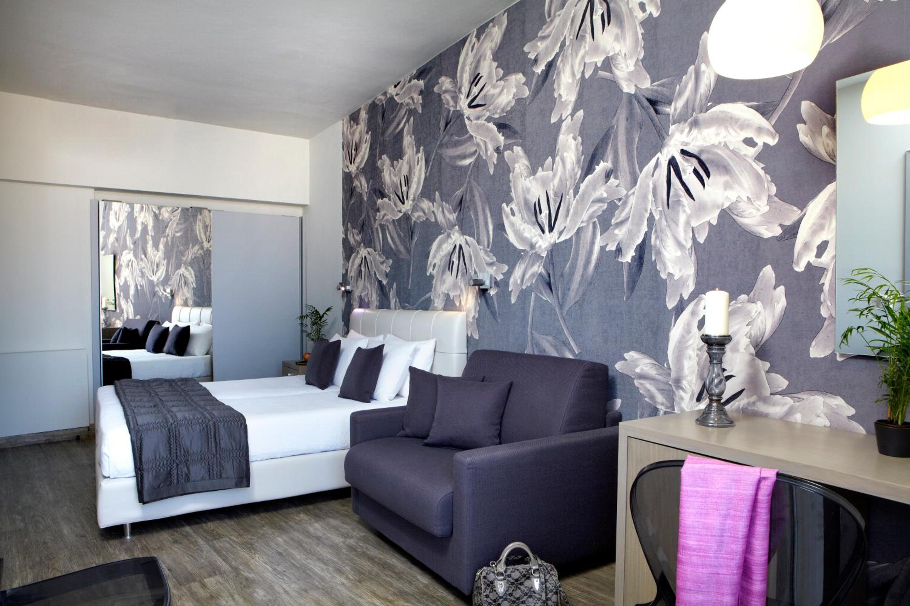 Triple Room with Side Sea View photo 2