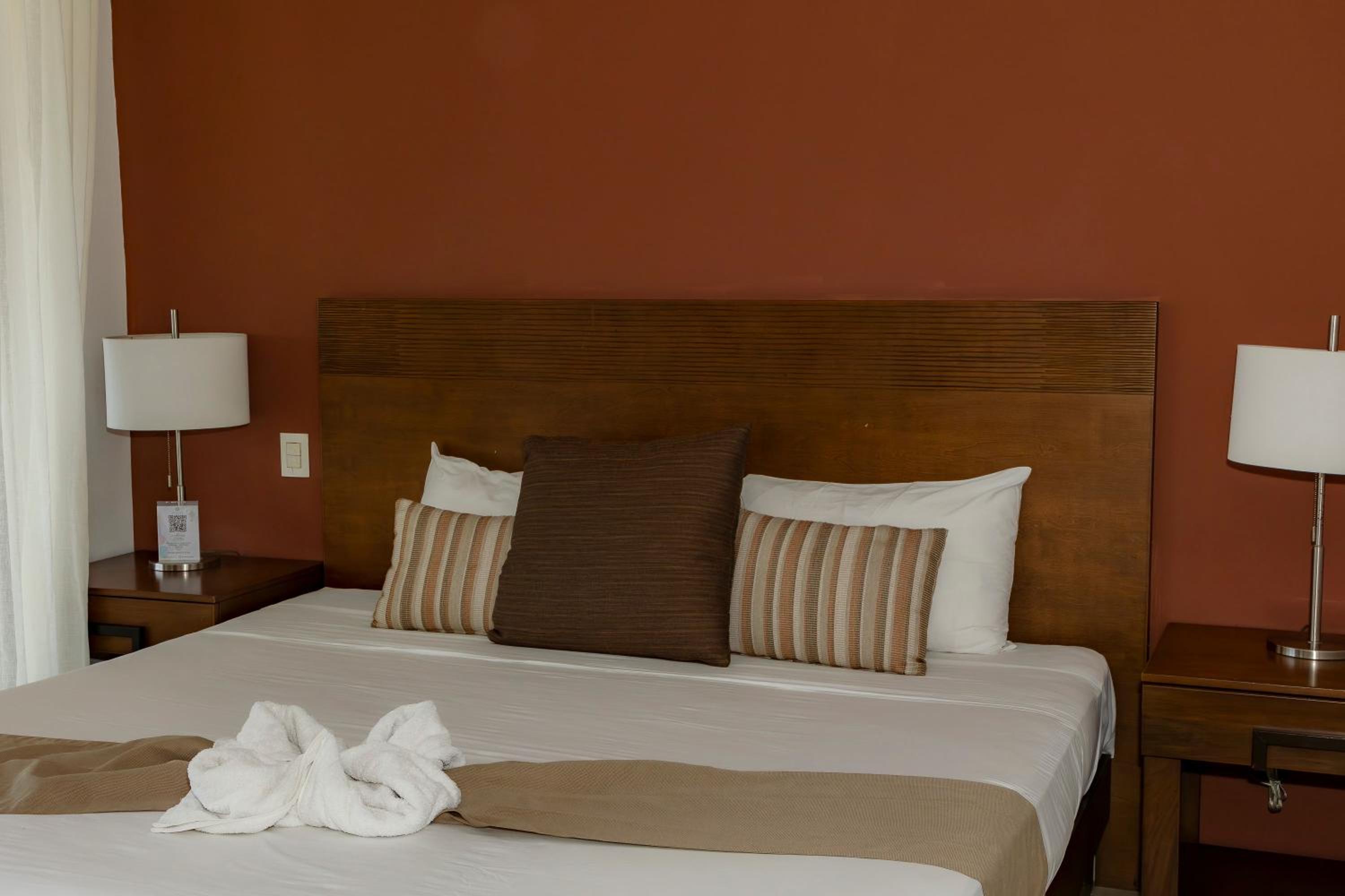 Sea View With Queen Bed - Photo 7