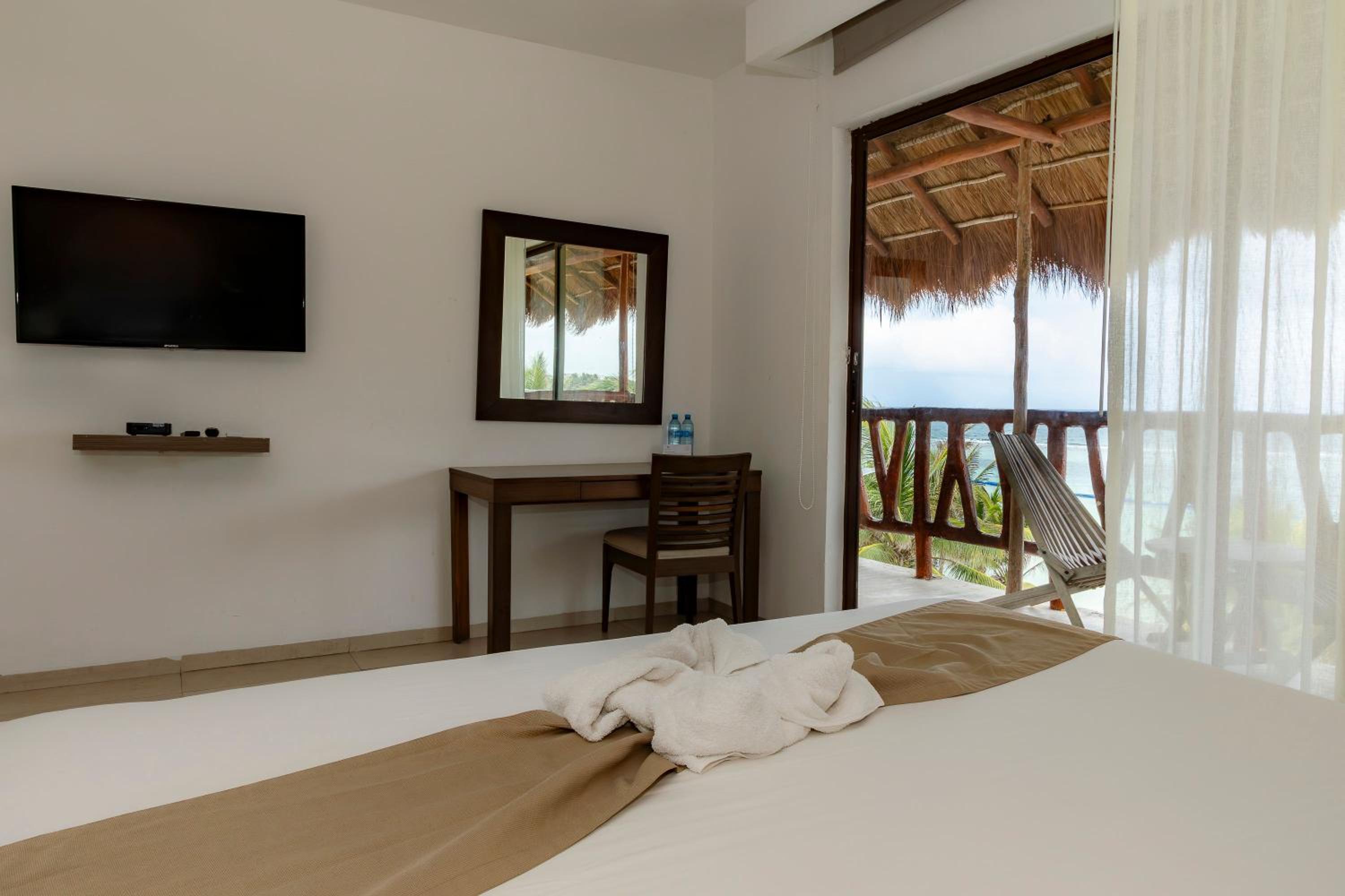 Sea View With Queen Bed - Photo 6