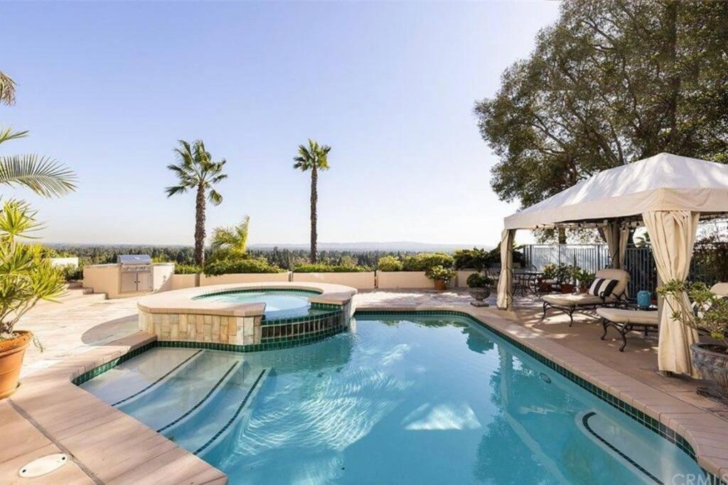 Villa photo 3