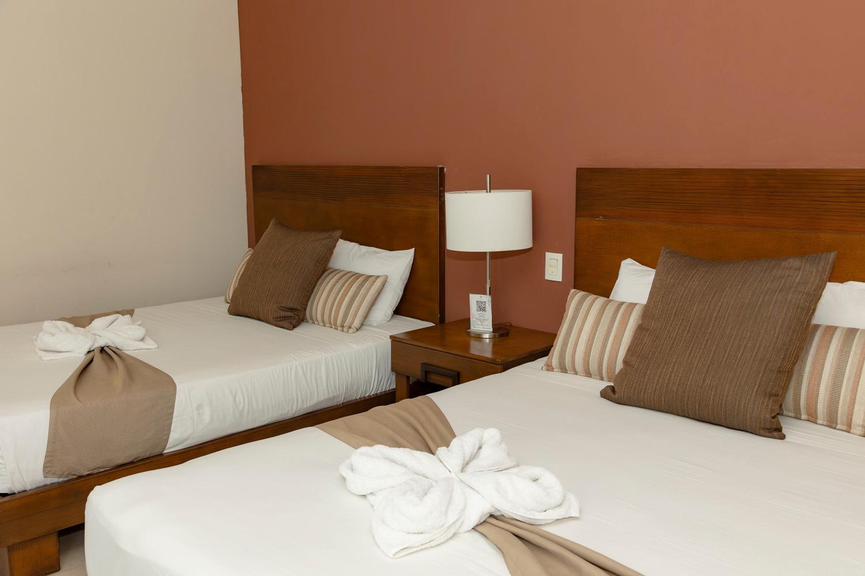 Master Suite - Sunset View With Two Queen Bed - Photo 1