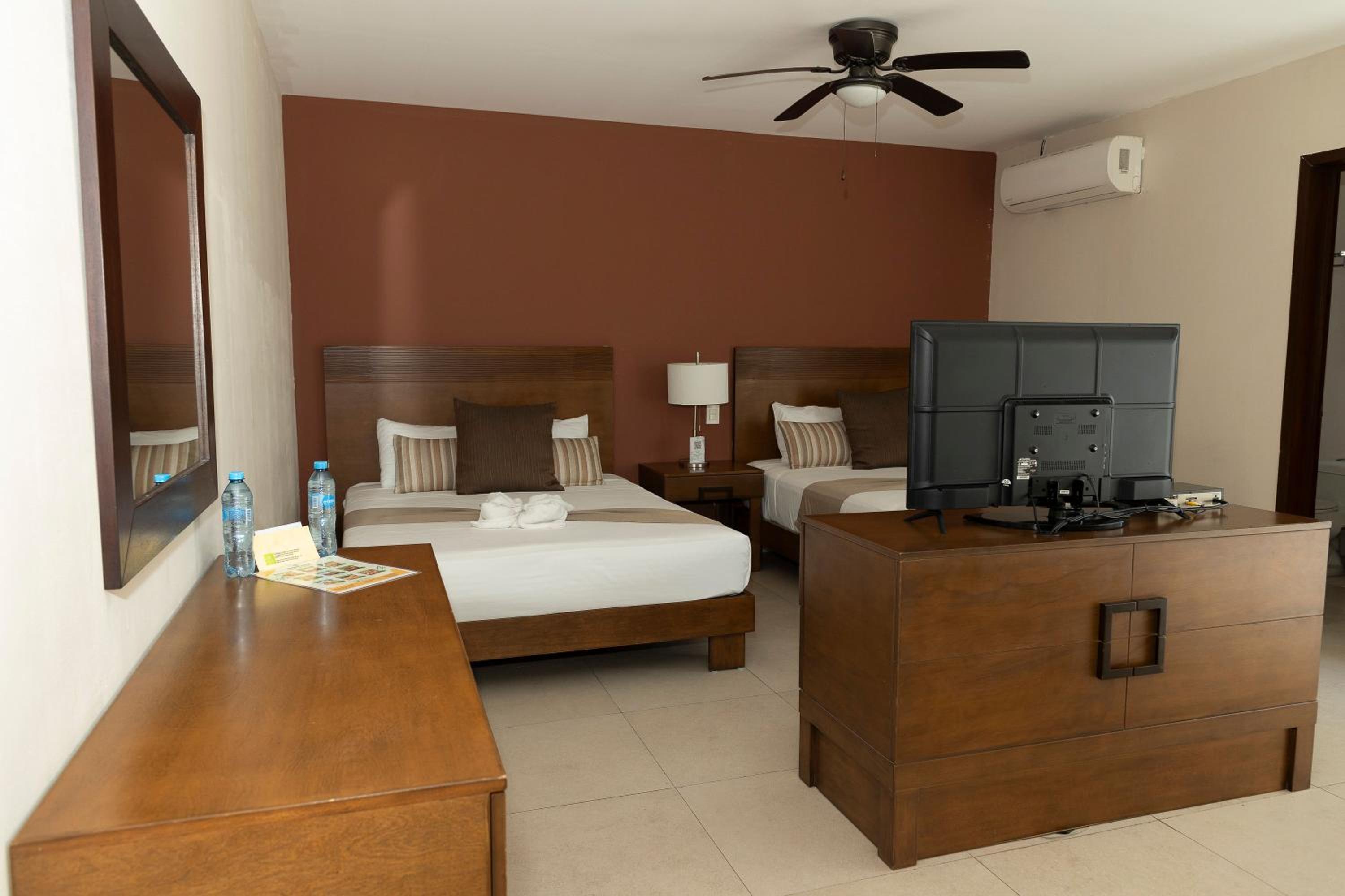 Master Suite - Sunset View With Two Queen Bed - Photo 2
