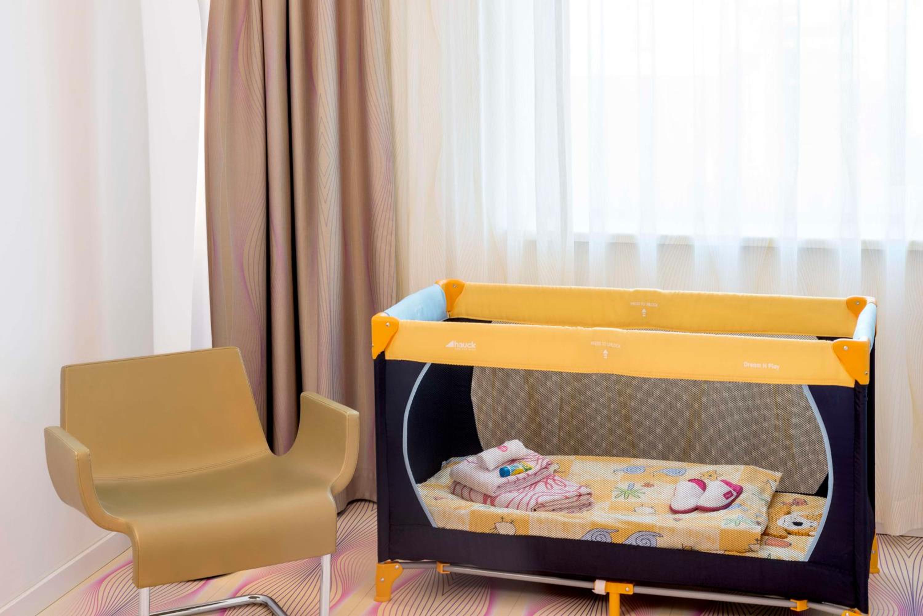 nhow Friends & Family Room with River View (2 Adults + 2 Children)