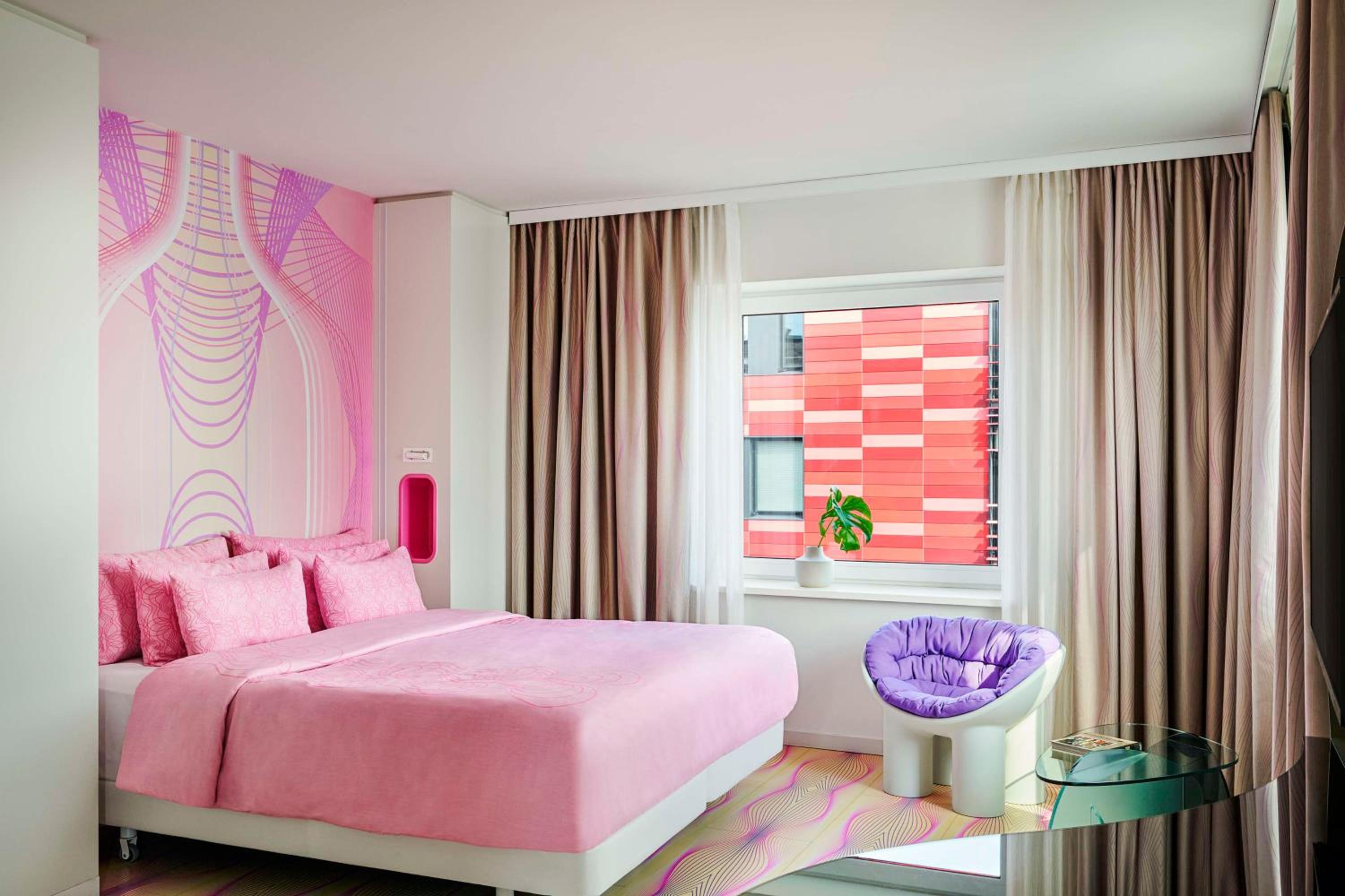 nhow Premium Room with River View