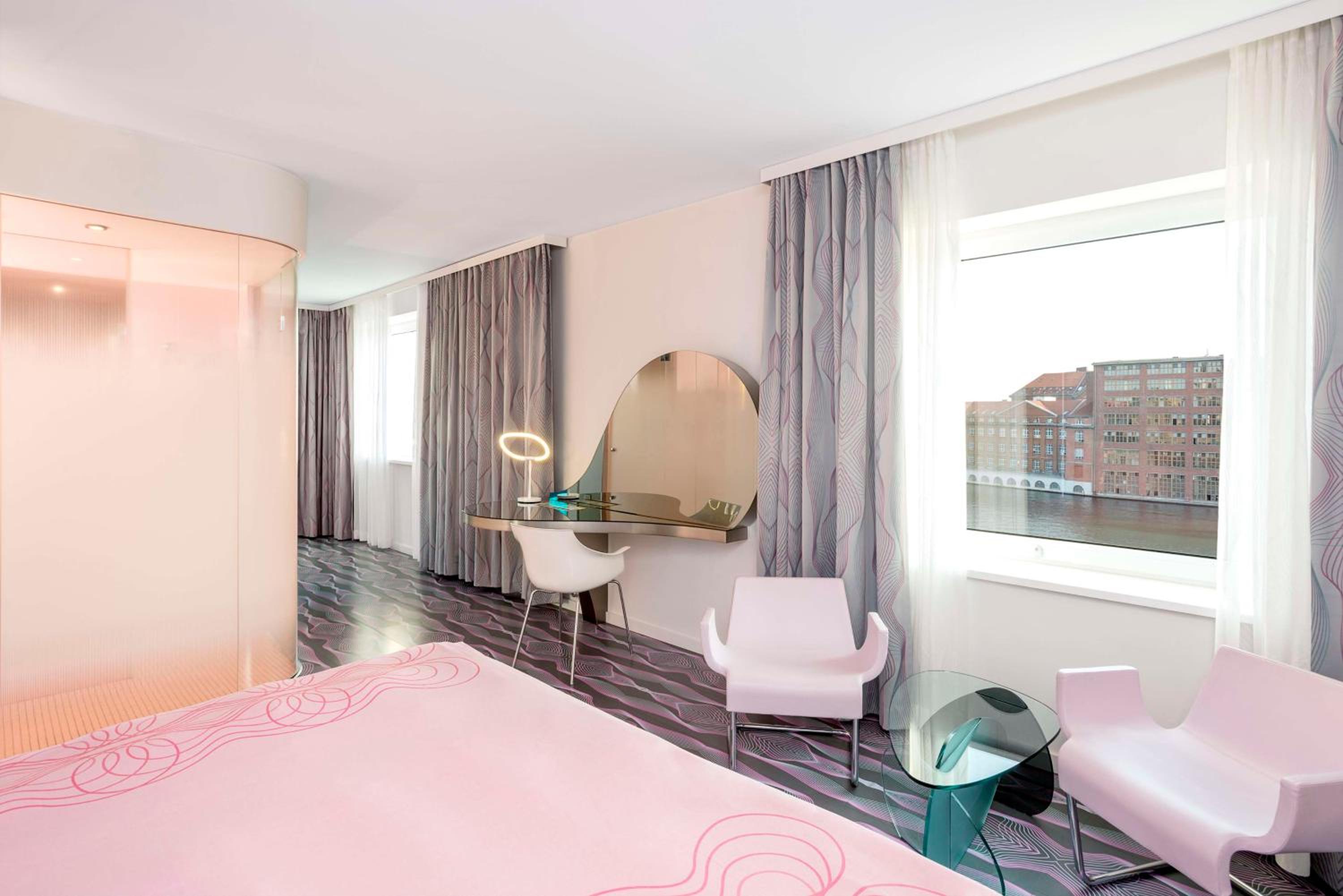 nhow Premium Room with River View