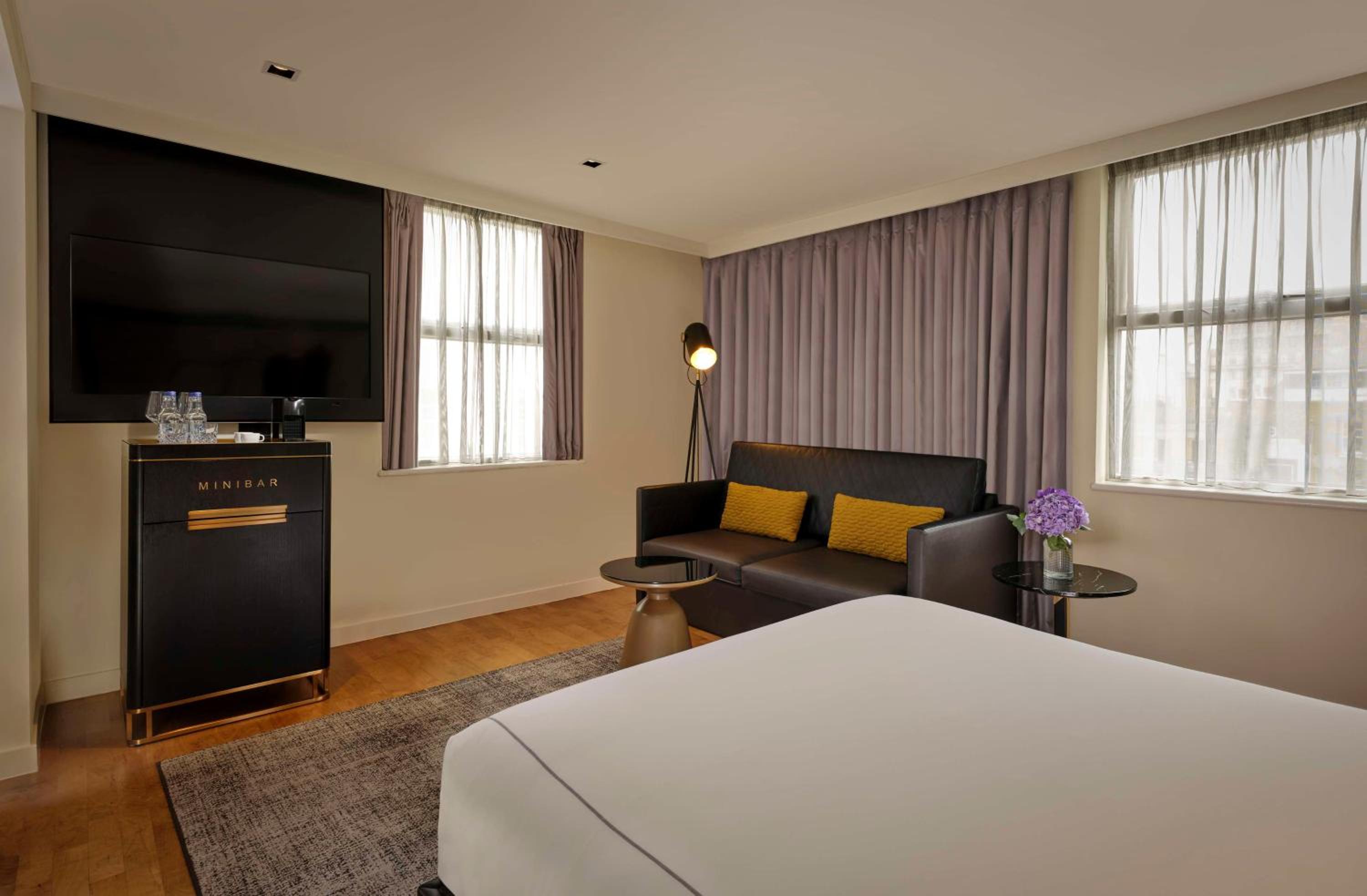 Heritage Deluxe King Room photo 1