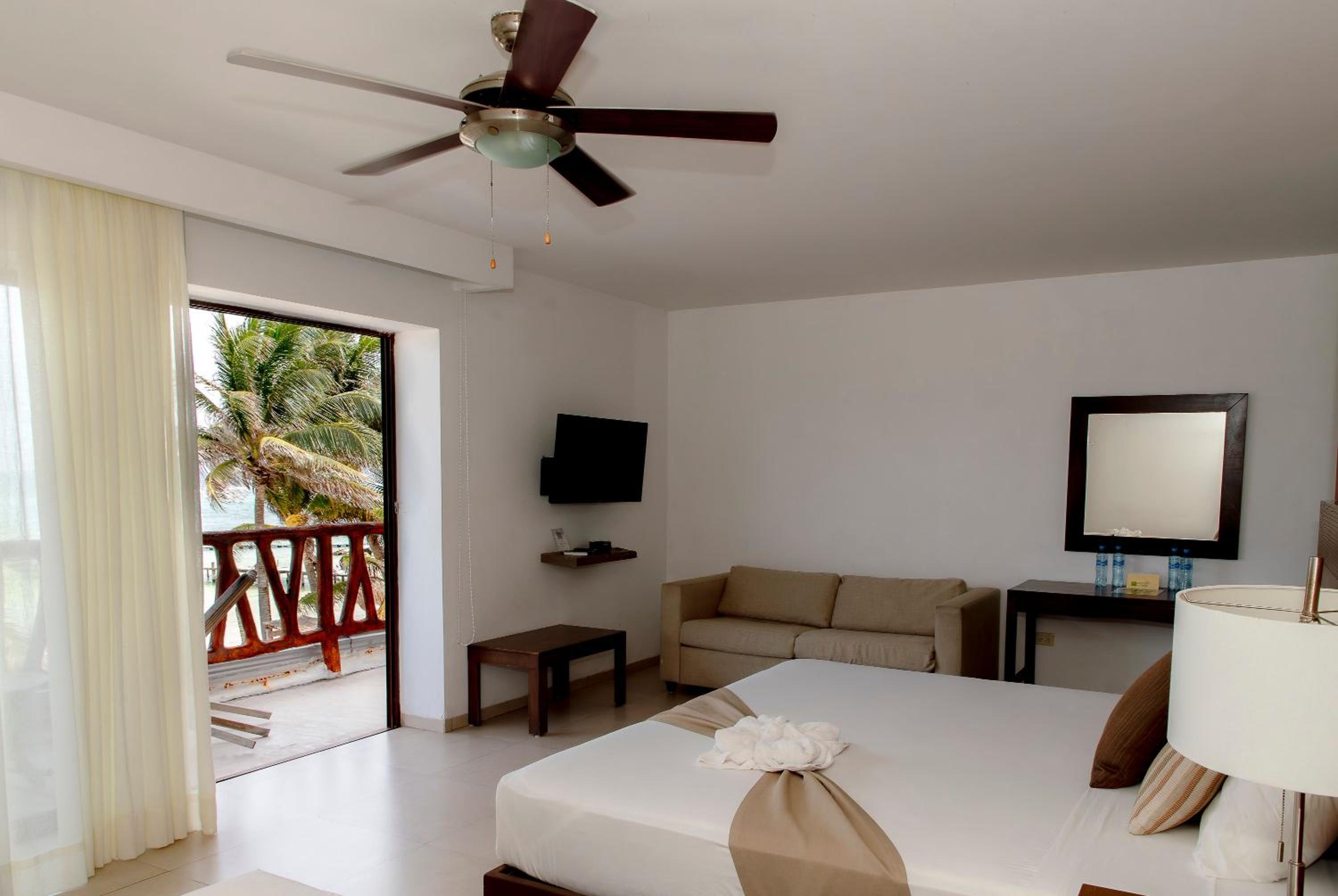 Master Suite - Sea View With Two Queen Bed - Photo 10