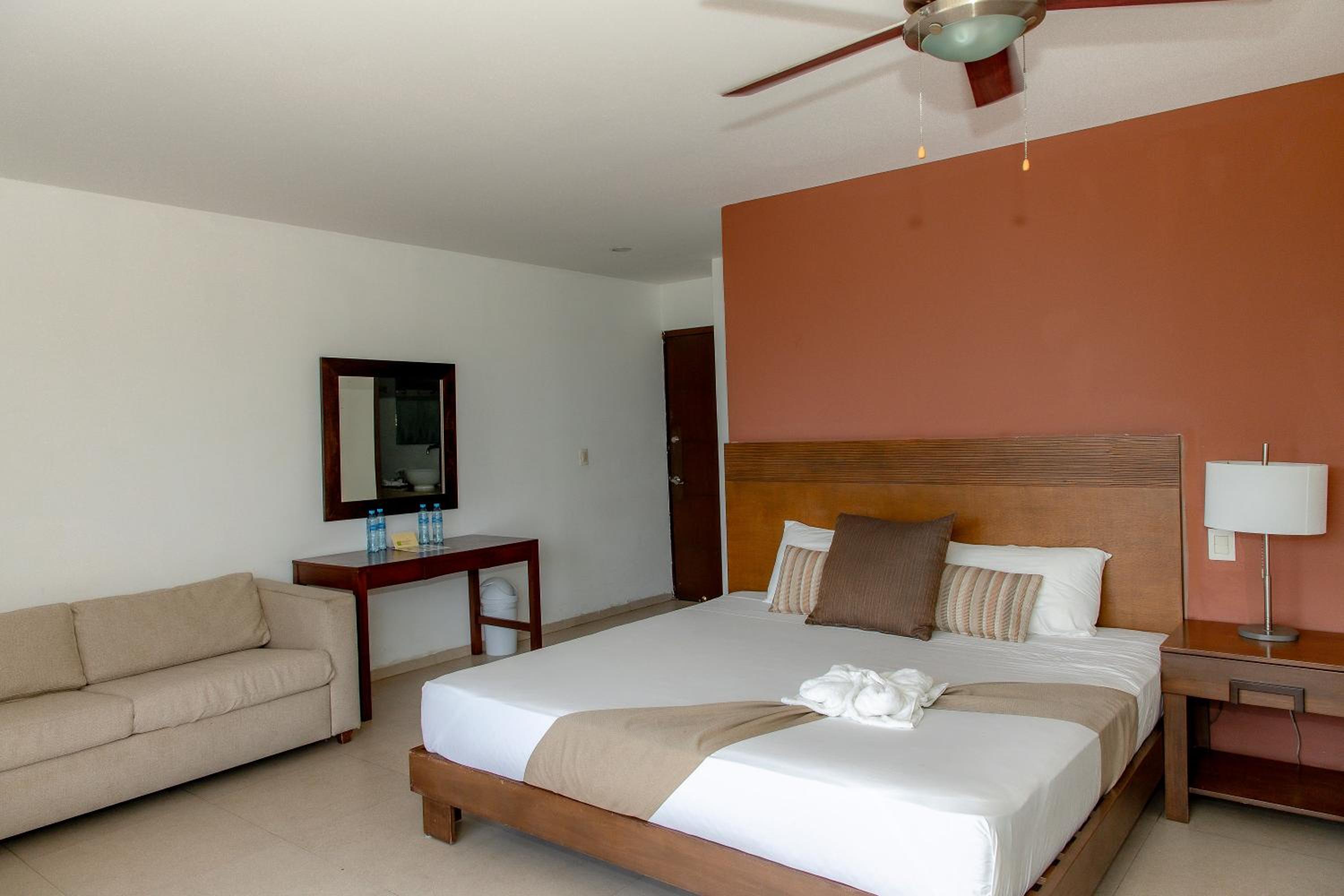 Master Suite - Sea View With Two Queen Bed - Photo 7