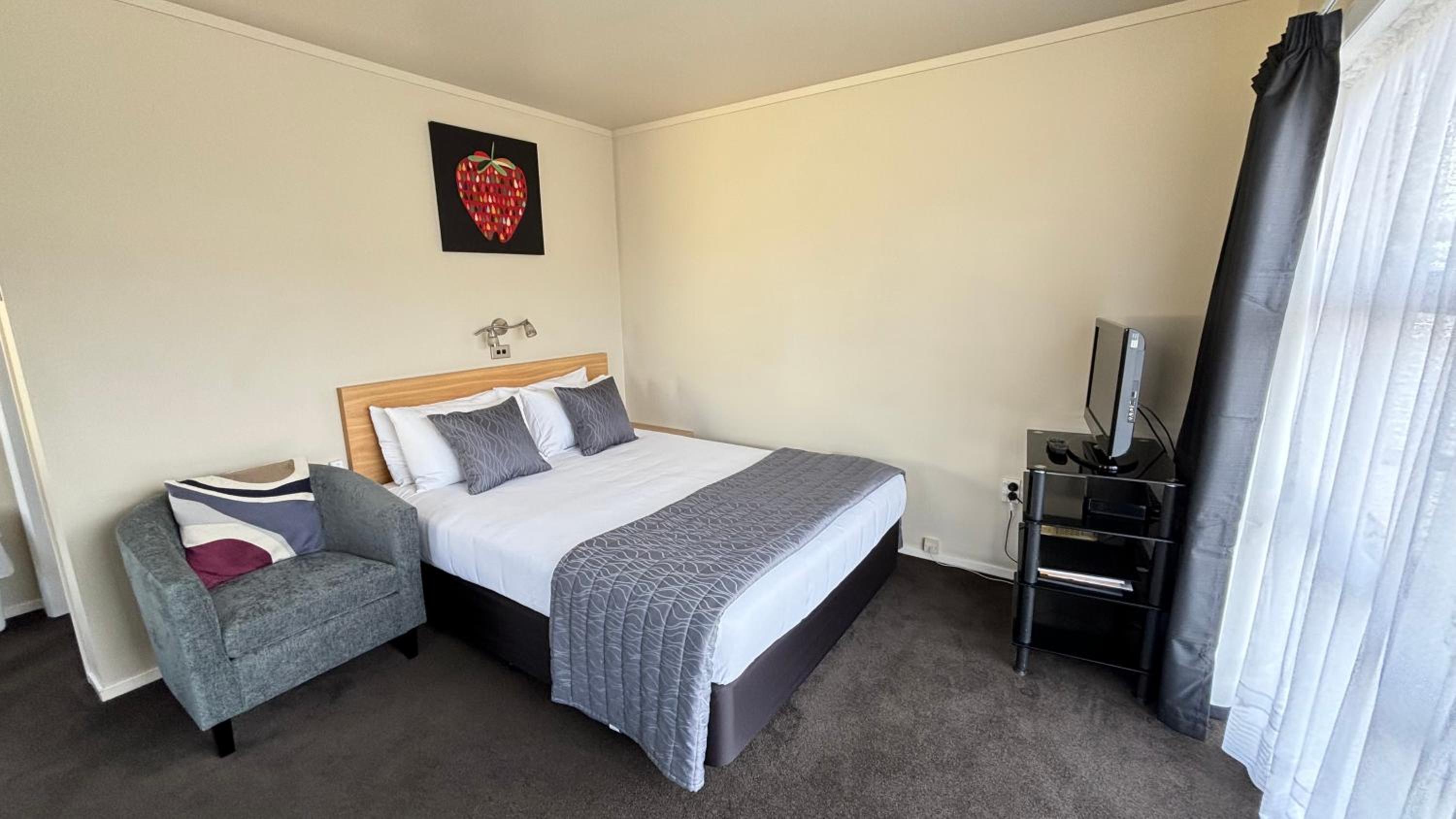 One-Bedroom Family Apartment - Photo 1