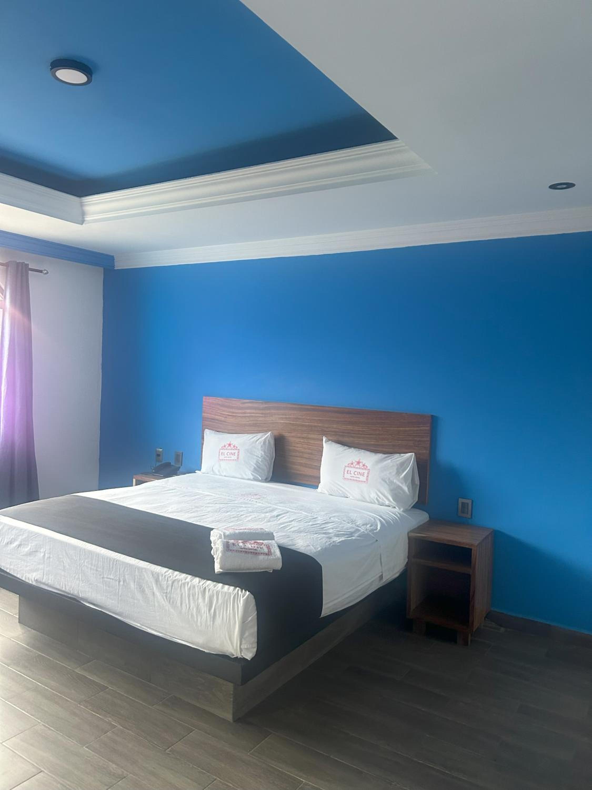 Deluxe King Room photo 2