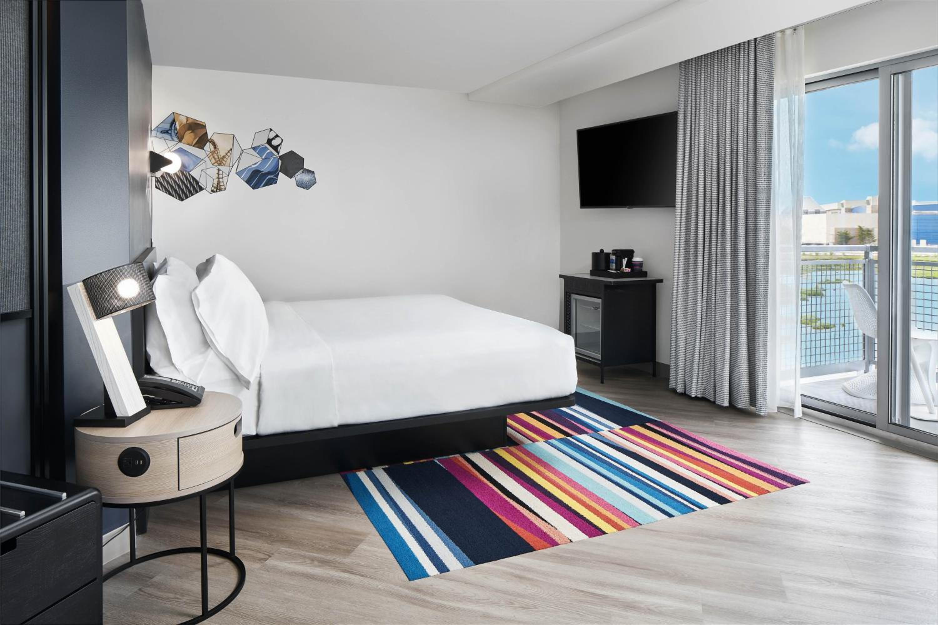 Guest room, 1 King, Sofa bed, Waterfront, Corner room
