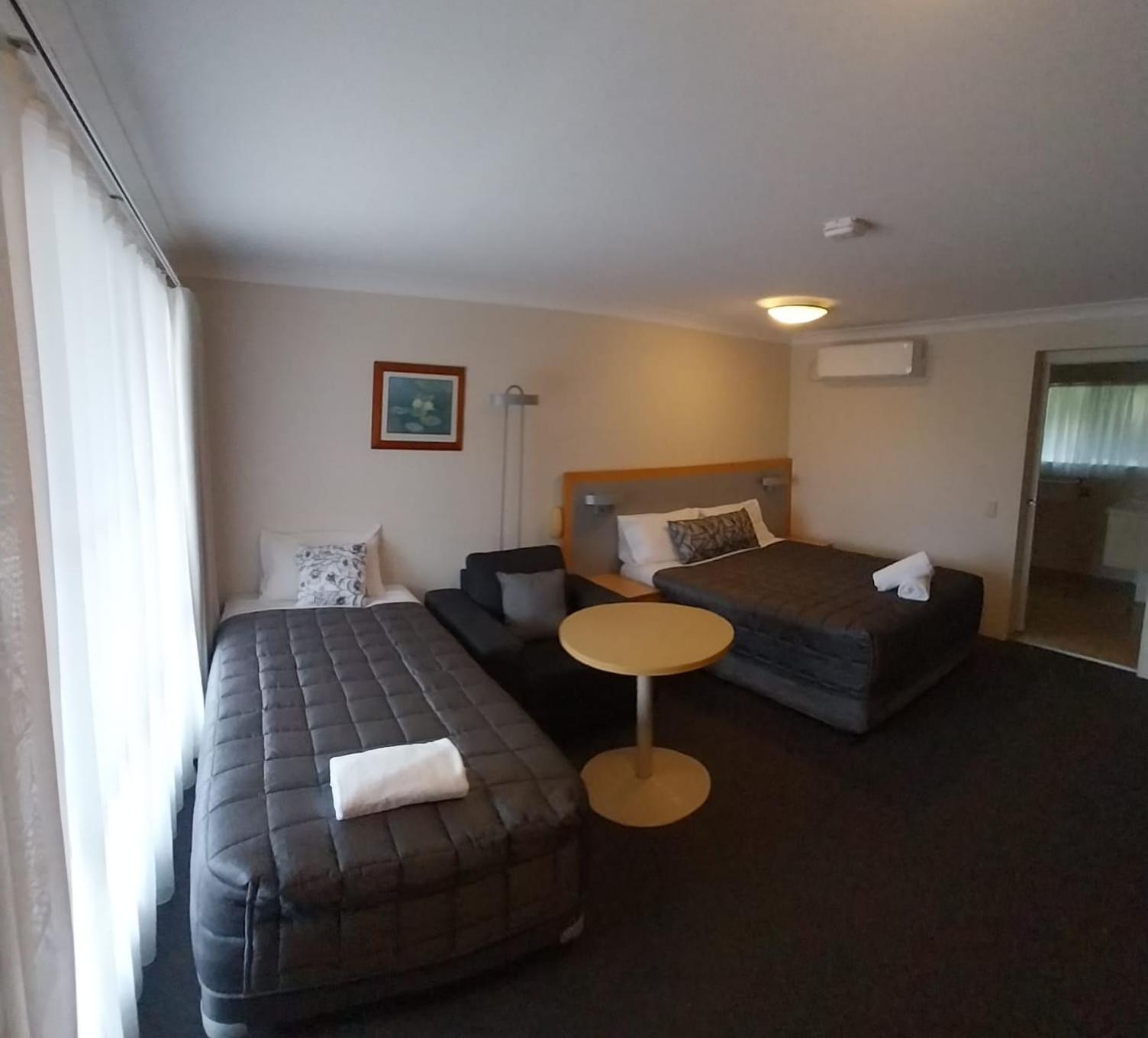 Deluxe Twin Room photo 3