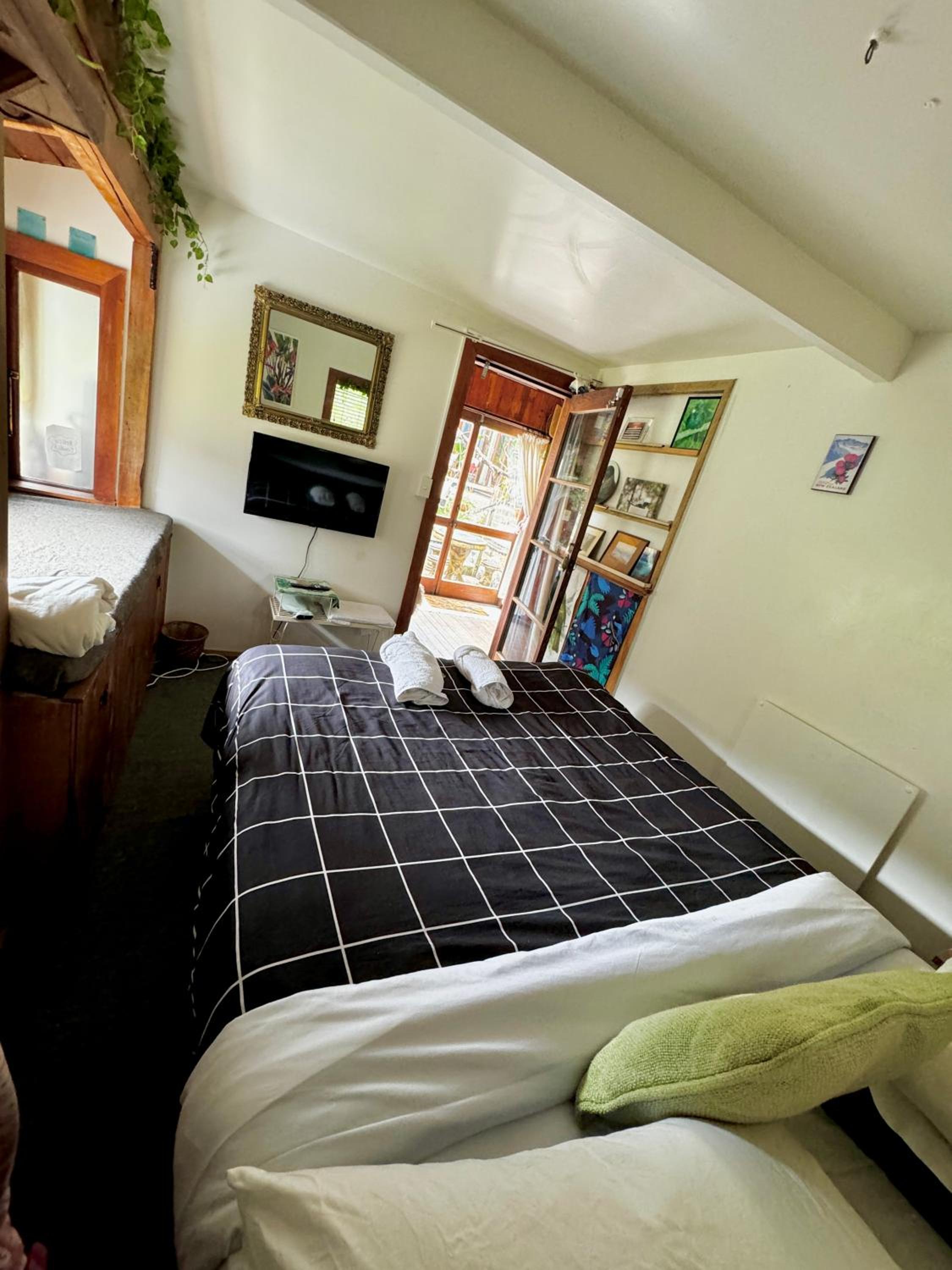 Deluxe Double Room - 'Tui' - Photo 10