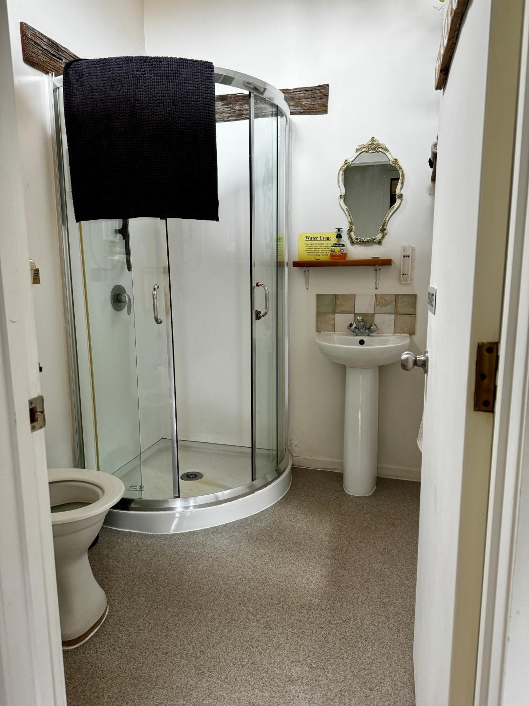 King Deluxe Room - Photo 4