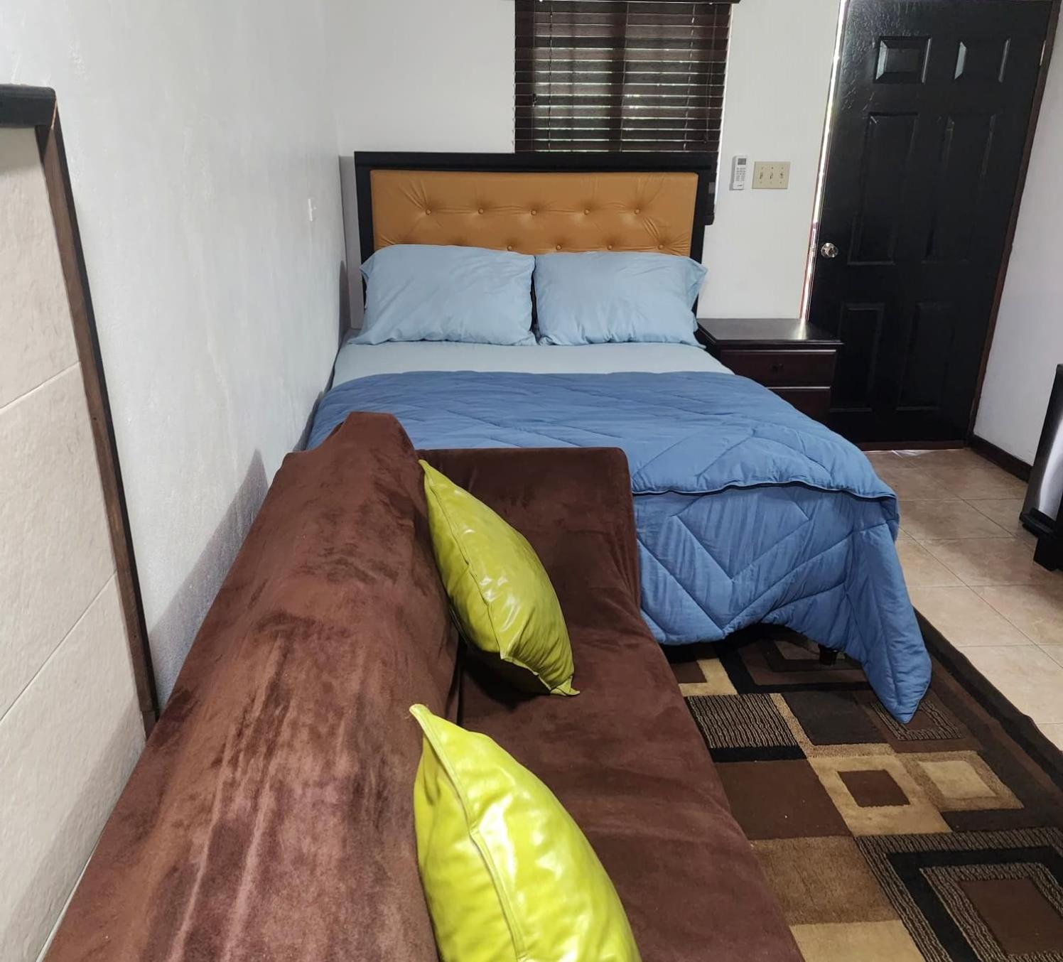 One-Bedroom Apartment photo 3