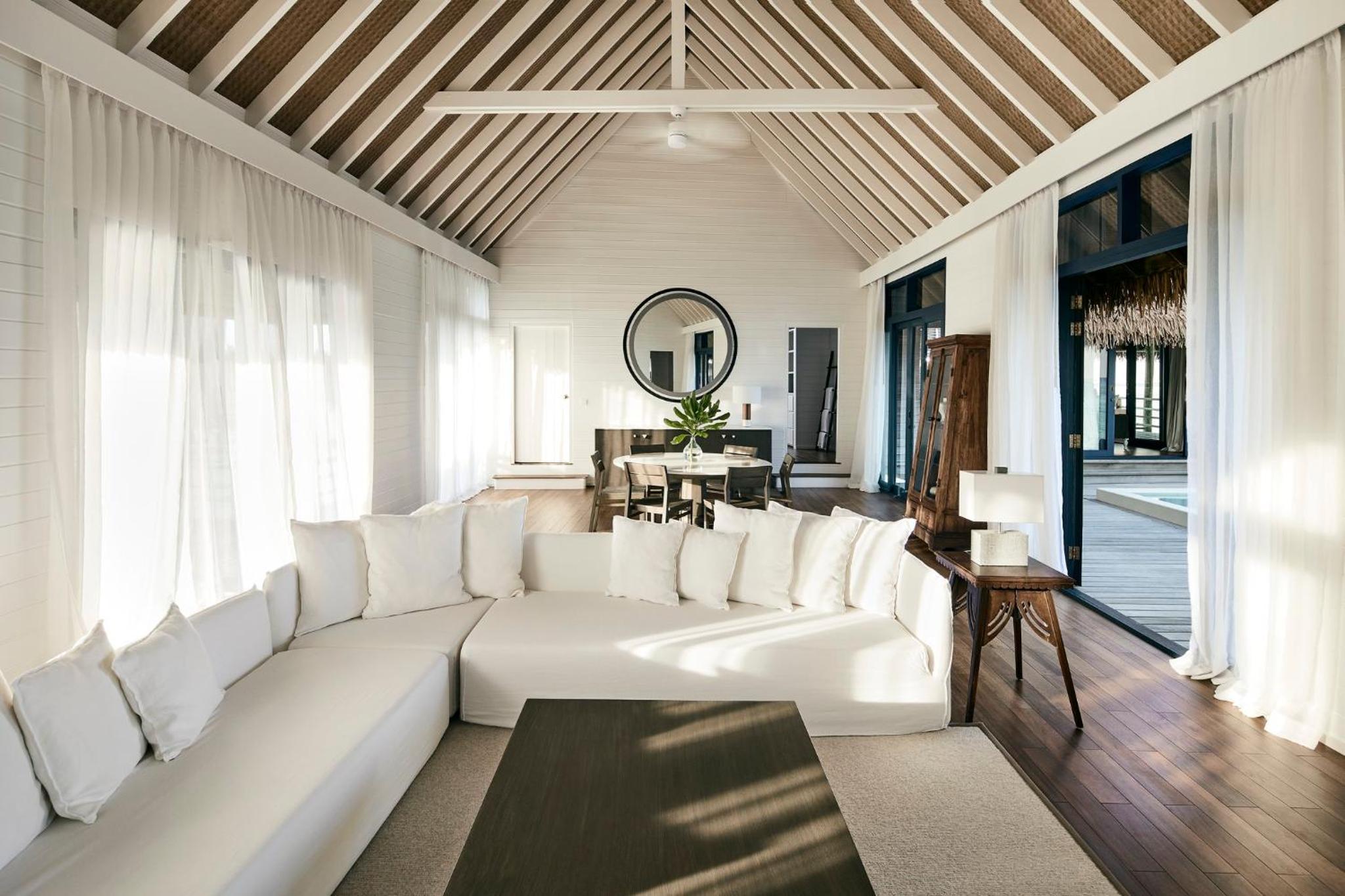  Three-bedroom Como Sunset Villa