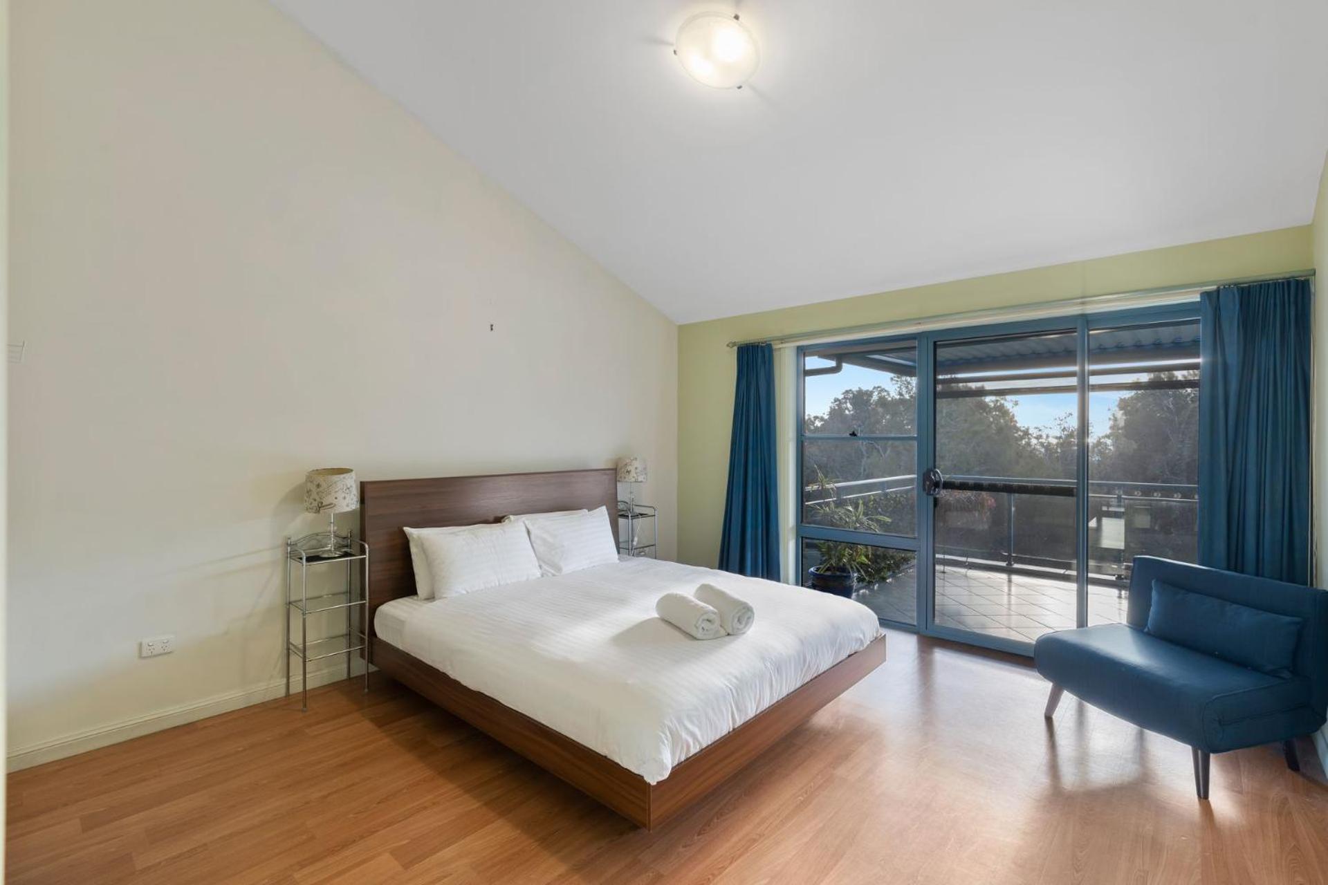 Four-Bedroom House photo 1