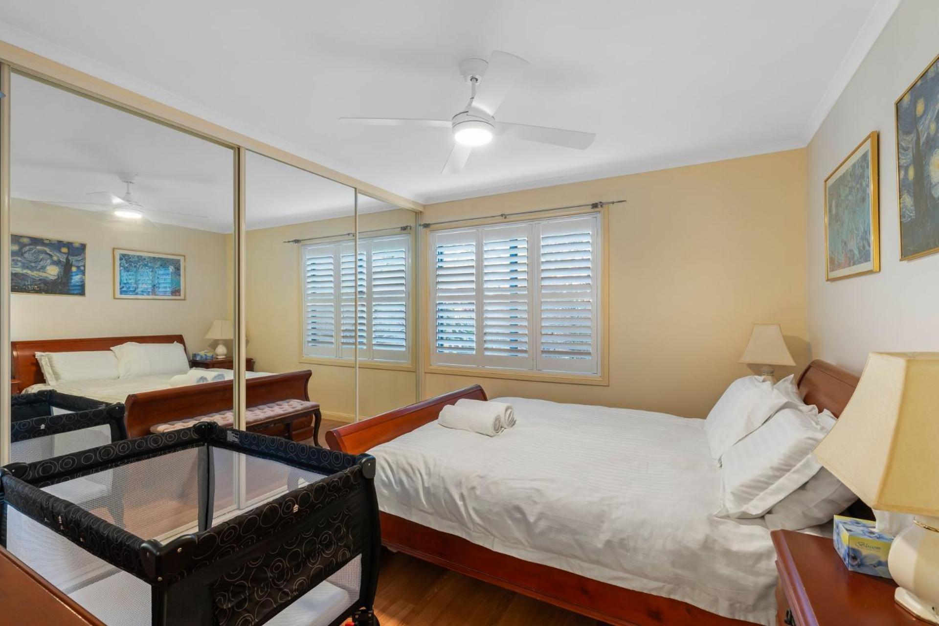 Four-Bedroom House photo 2