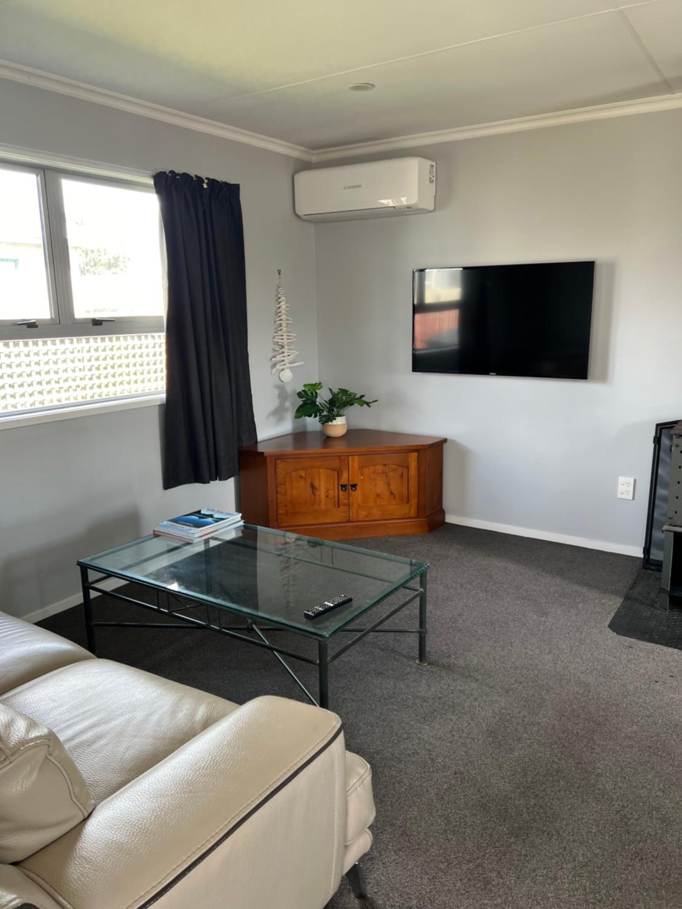 One-Bedroom House photo 1