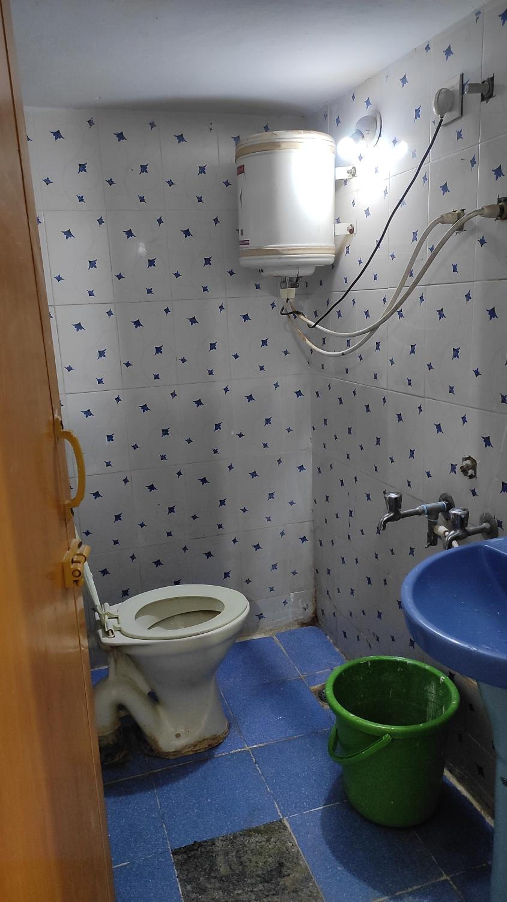 10-Bed Mixed Dormitory Room photo 2