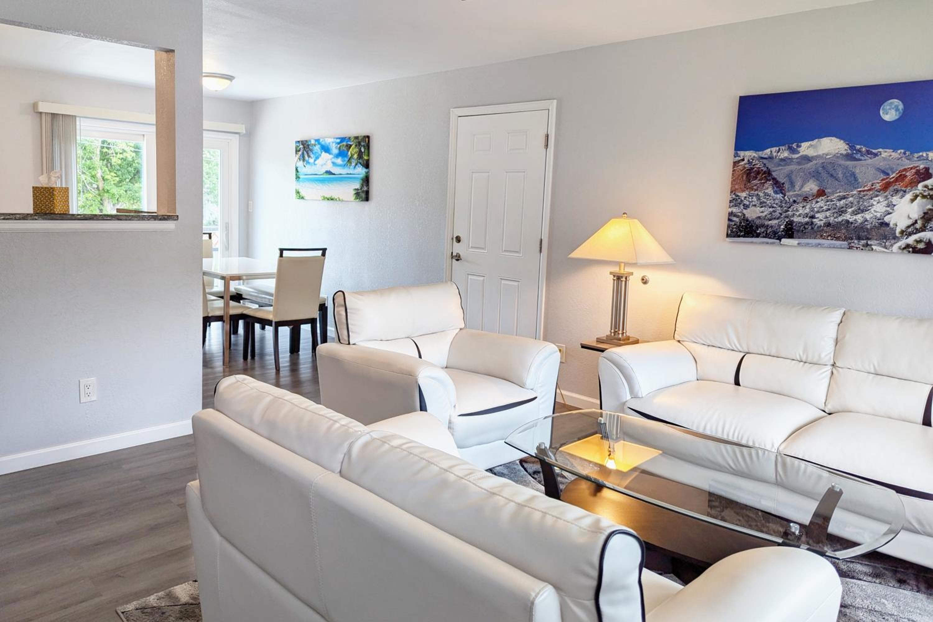 Four-Bedroom House photo 1
