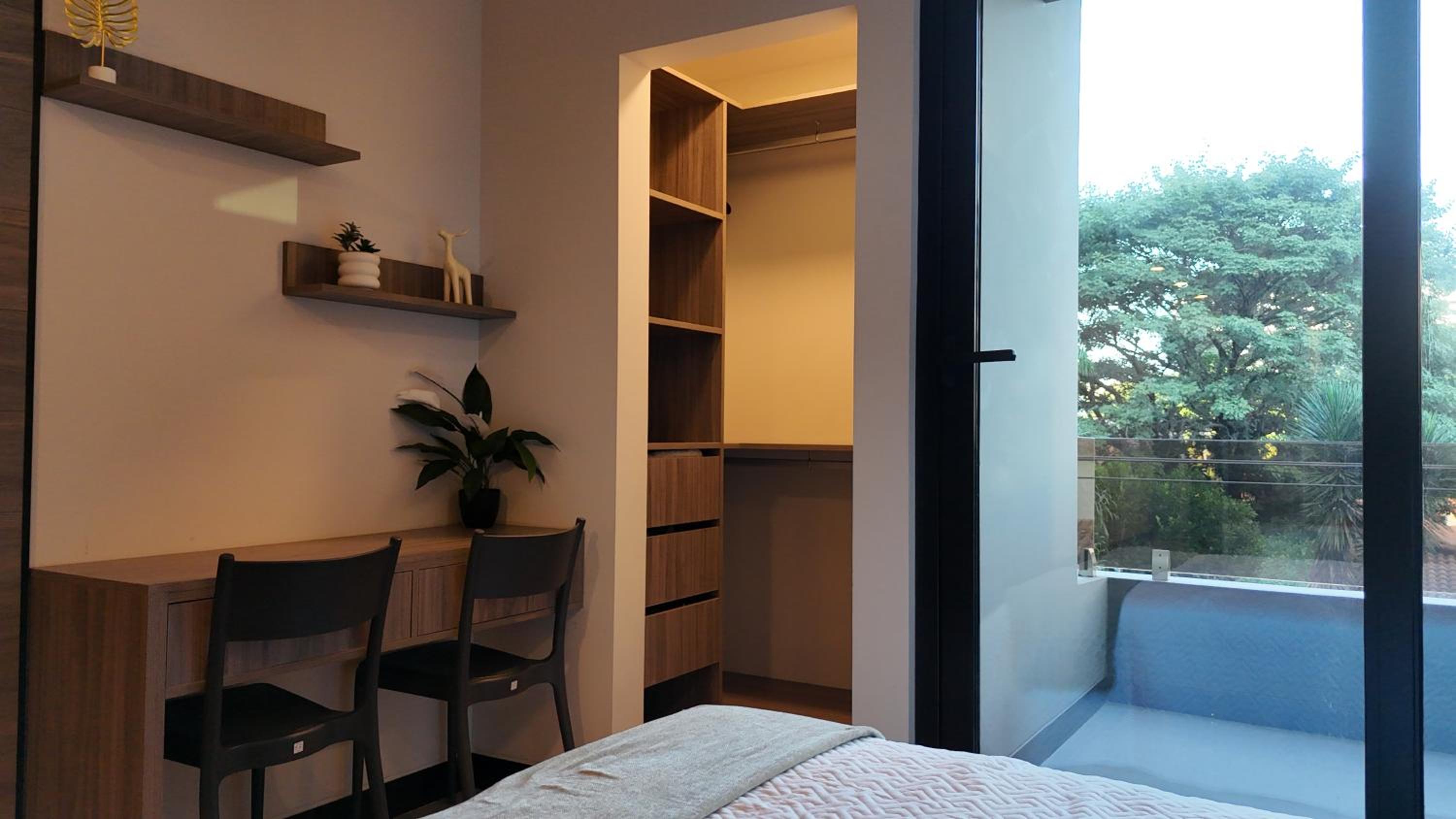 One-Bedroom Apartment photo 3