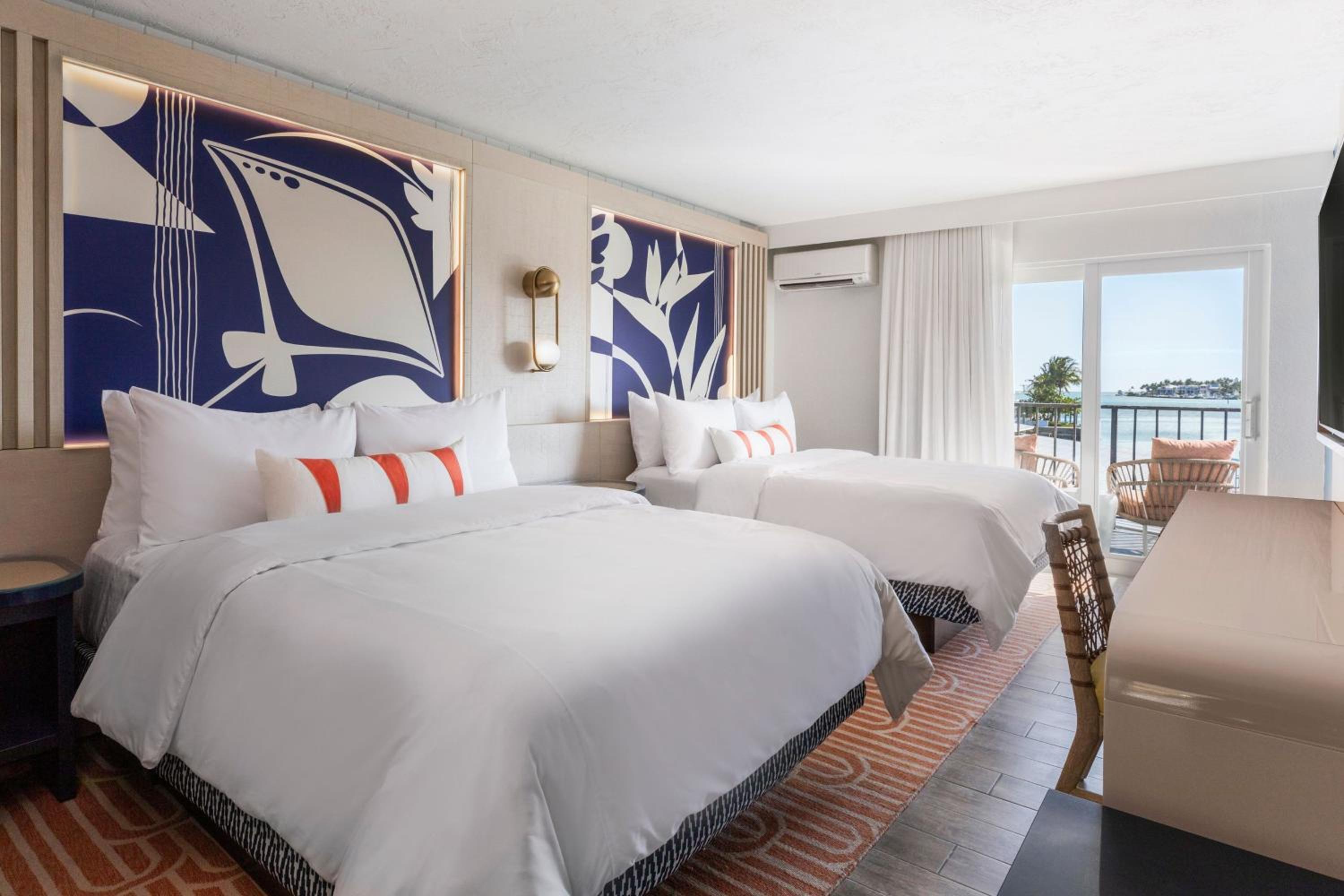 Queen Room with Two Queen Beds and Marina View