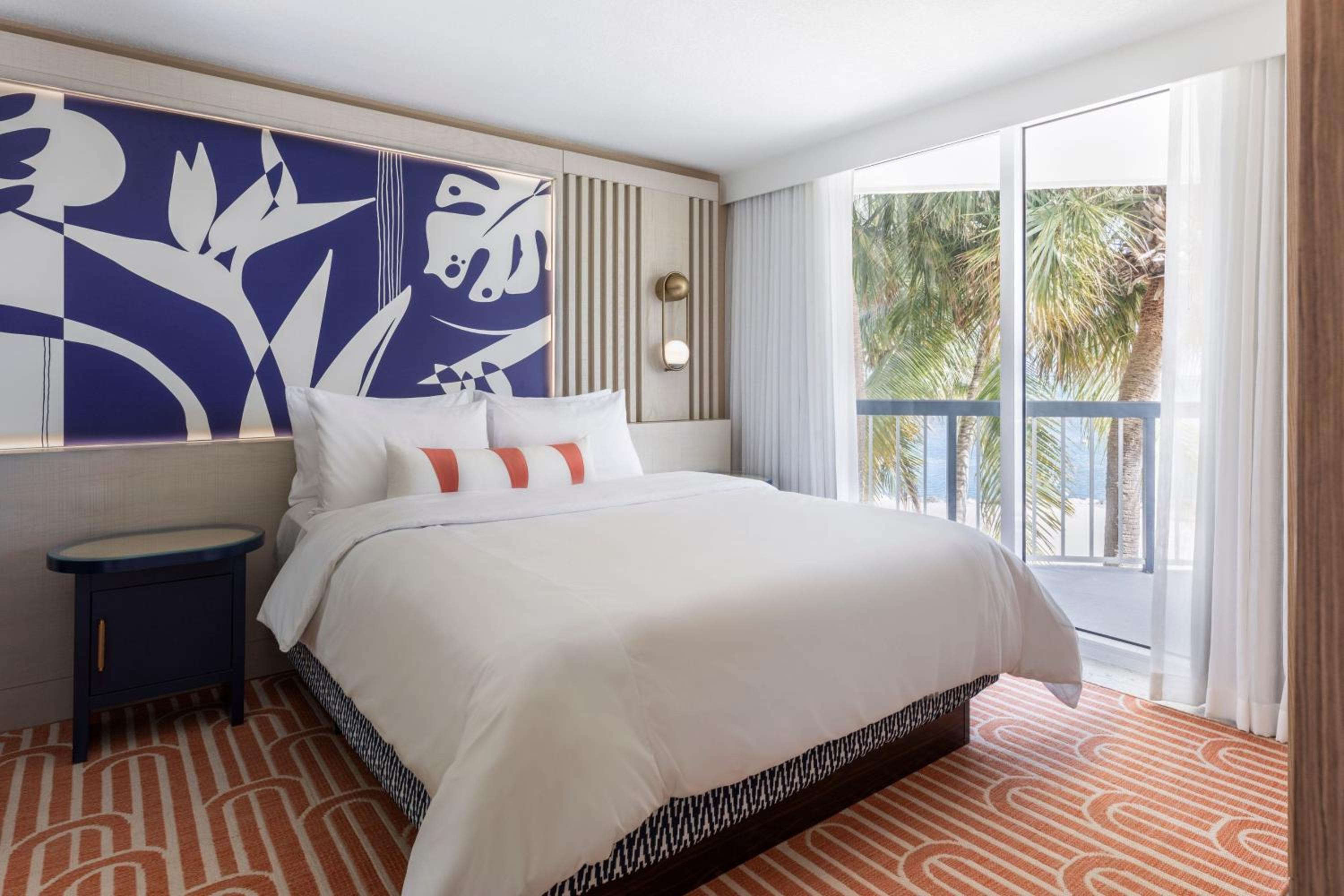 The Cove, 1 Bedroom Suite, 1 Bedroom Suite, 1 King, Sofa bed (Mobility and Hearing Accessible w/Roll-in Shower)