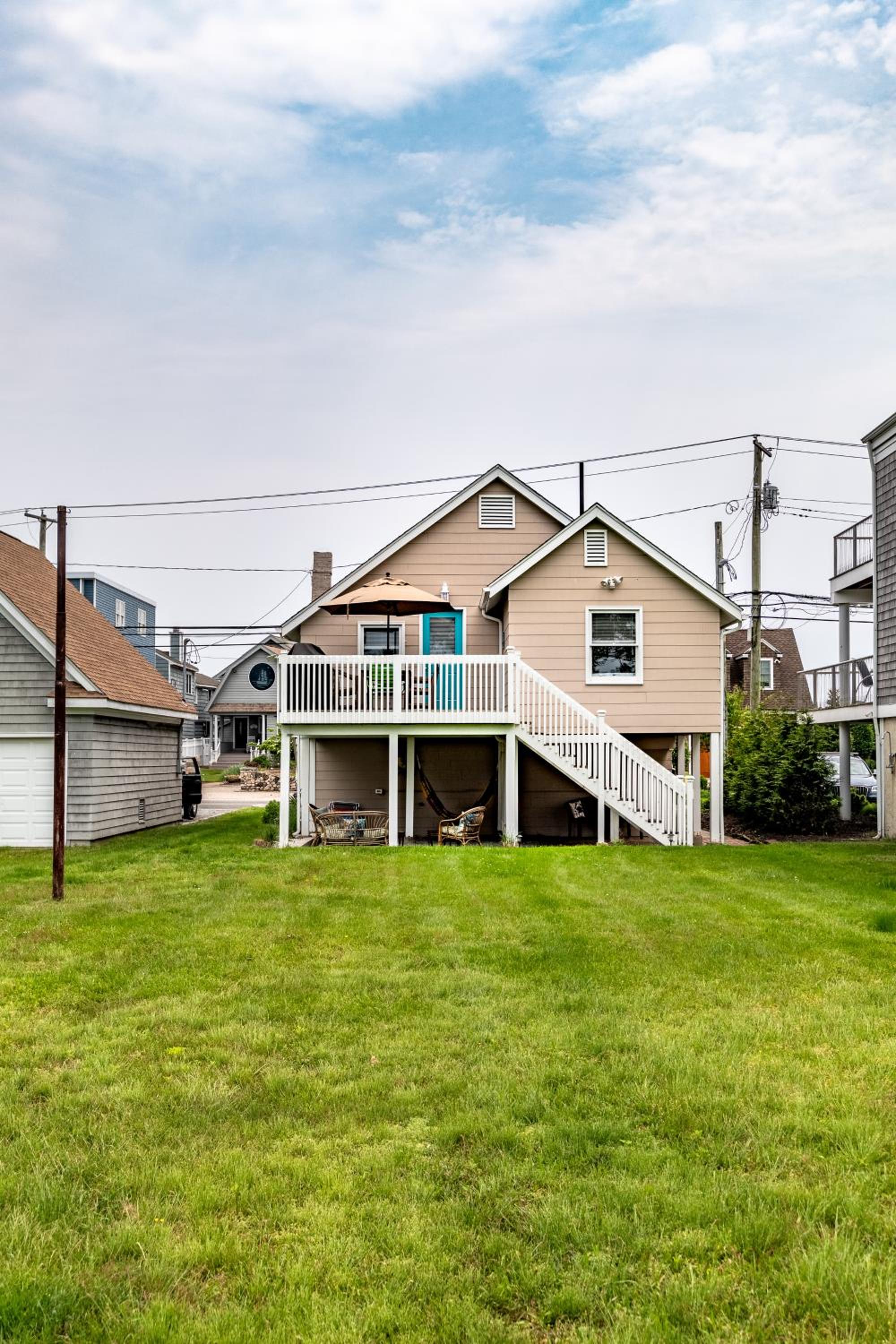 Three-Bedroom House photo 2