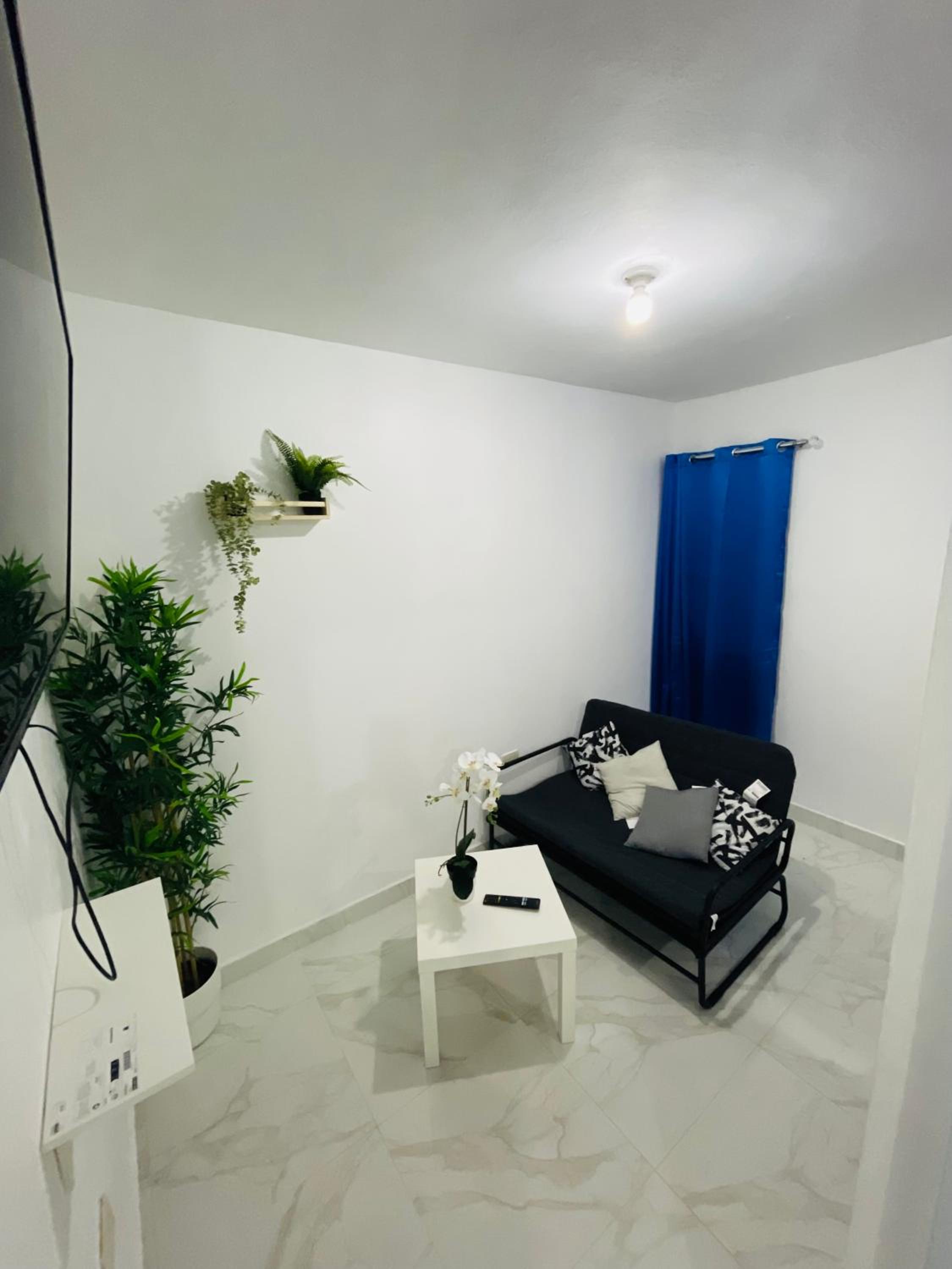 Deluxe Double Room (2 Adults + 1 Child)