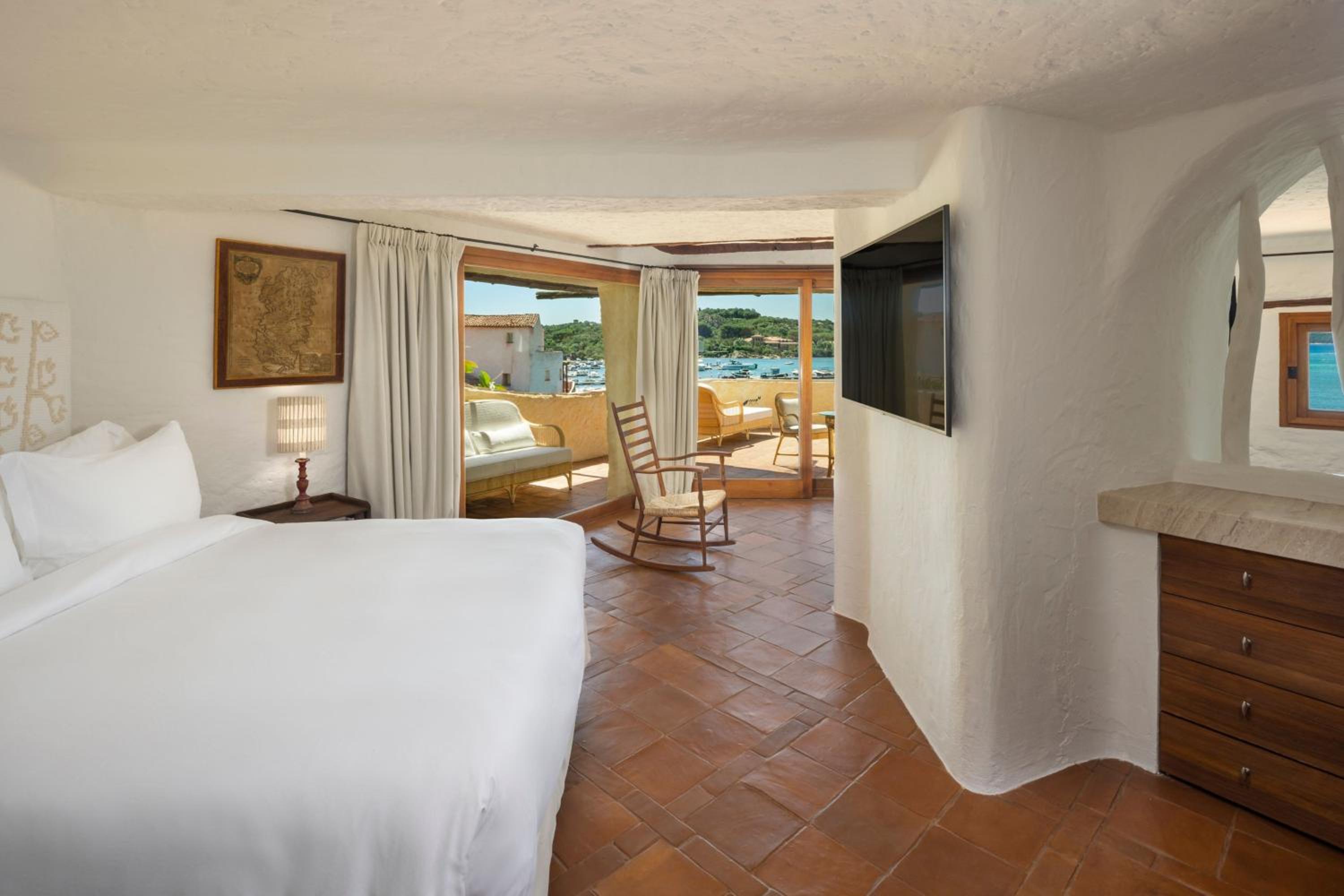 Heritage Suite, king bed, partial Sea View, terrace, original wing