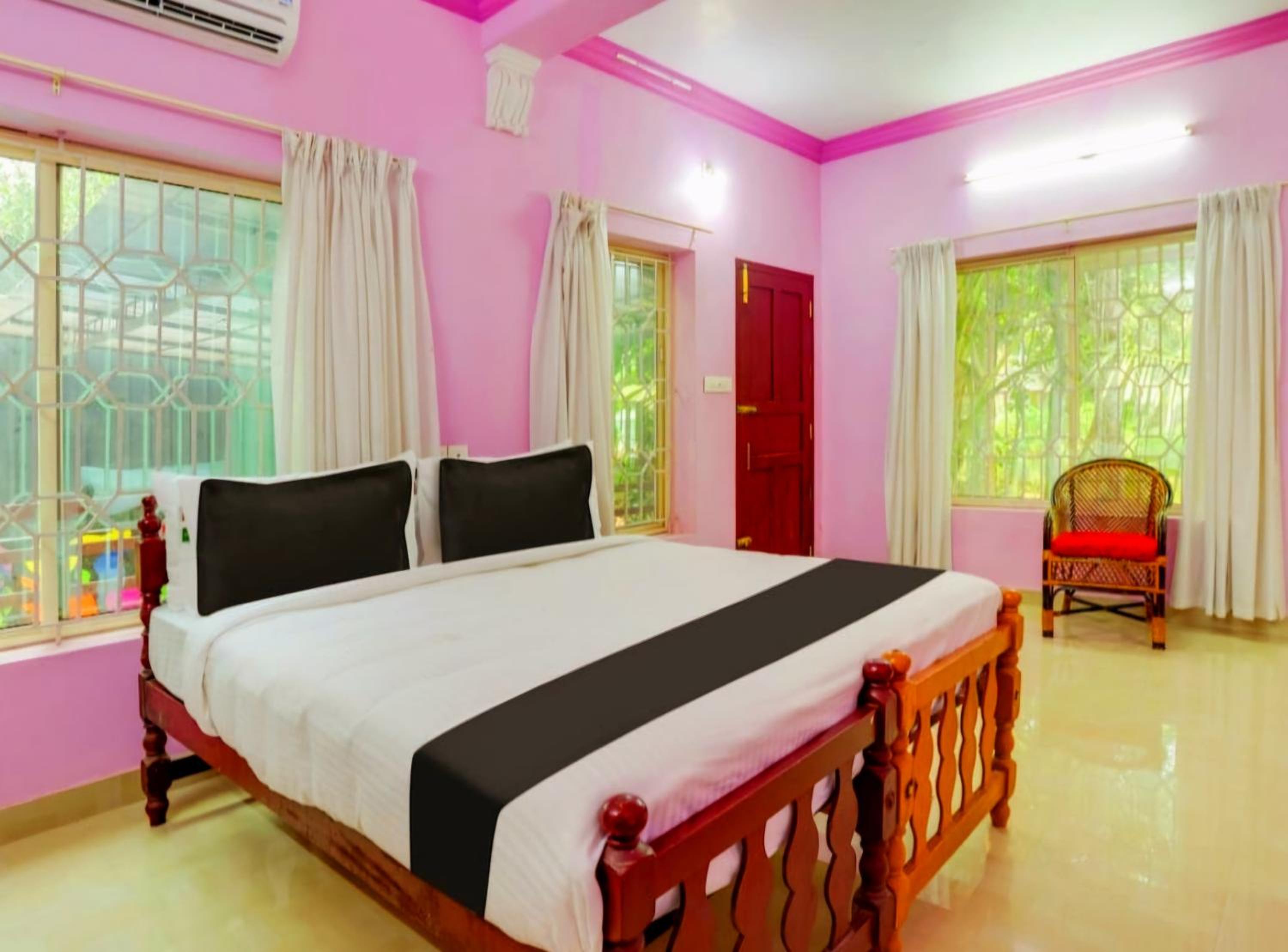 Four-Bedroom House photo 1