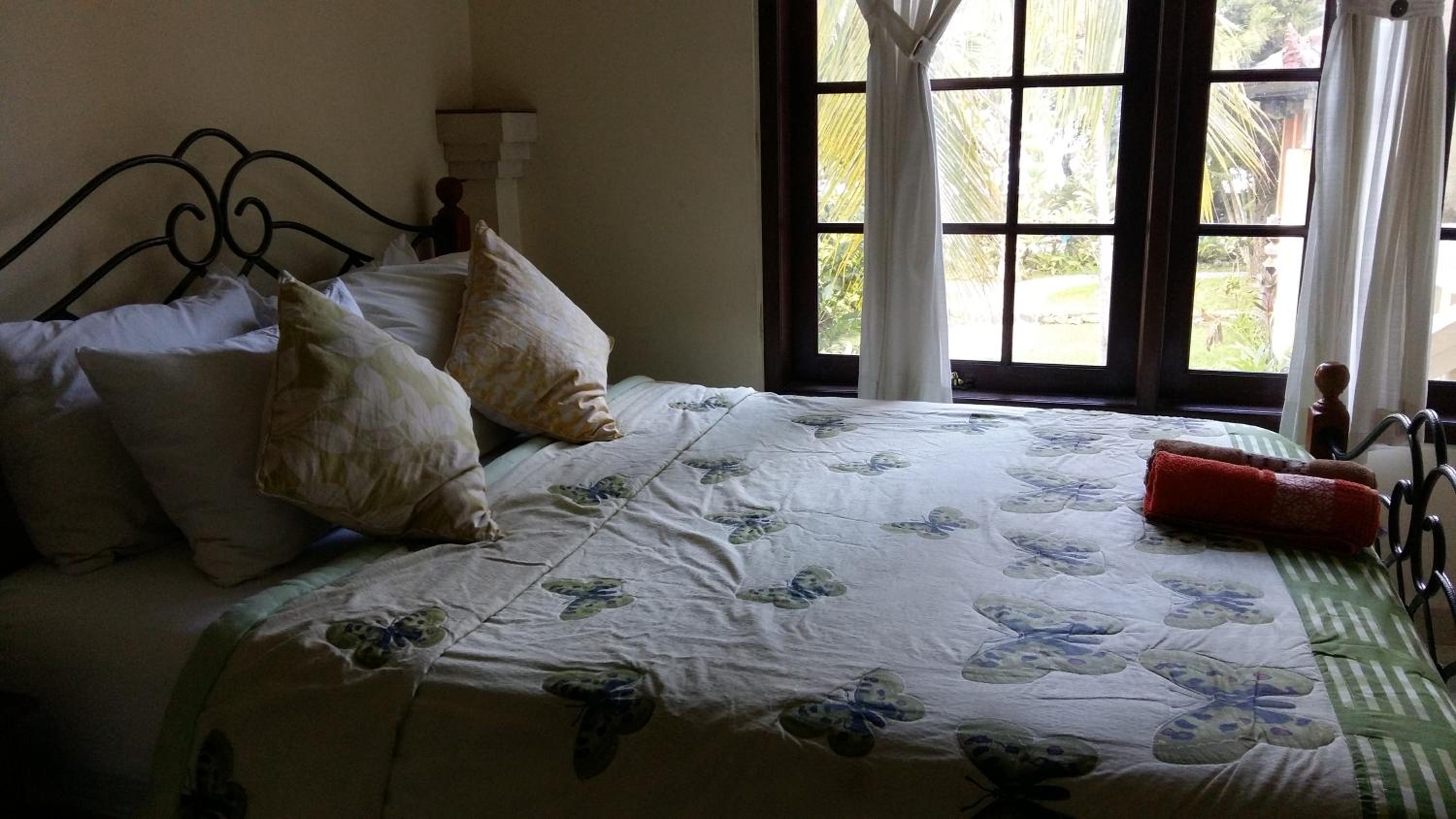 Three-Bedroom Villa with Shared Pool photo 1