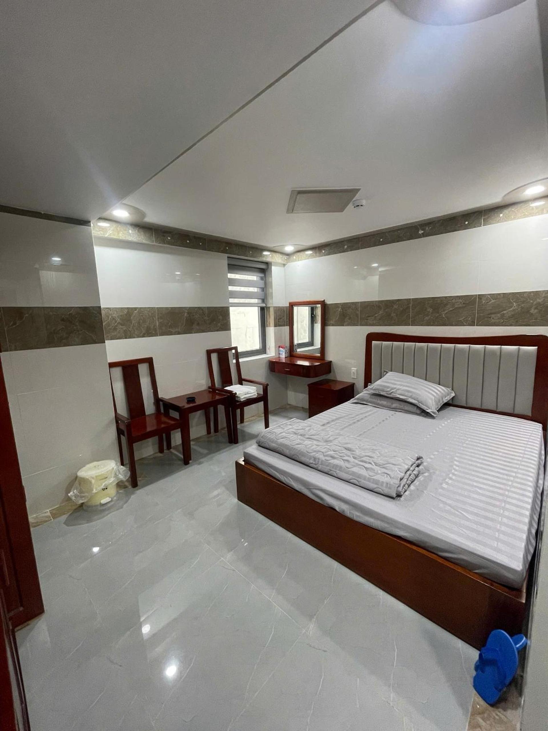 Standard King Room photo 2